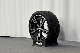 musta BMW 330 2025 kuva 13.