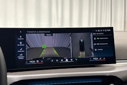 musta BMW 330 2025 kuva 21.