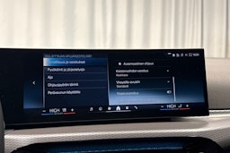 musta BMW 330 2025 kuva 22.