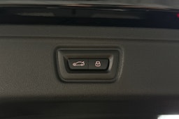 musta BMW 330 2025 kuva 31.