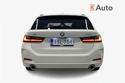 valkoinen BMW 330 2026 kuva 3.