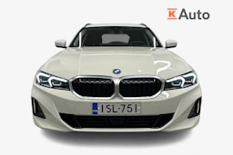 valkoinen BMW 330 2026 kuva 4.