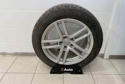 Musta BMW 330e 2021 kuva 24.