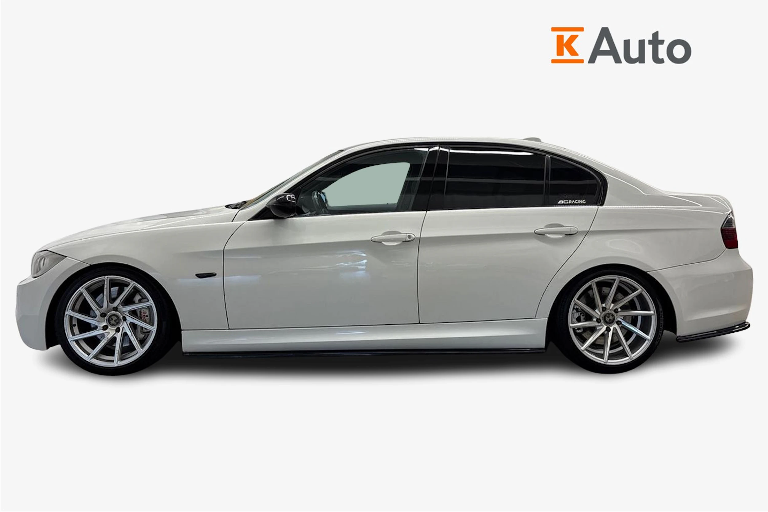 valkoinen BMW 335 2007 kuva 5.