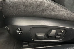 valkoinen BMW 335 2007 kuva 12.