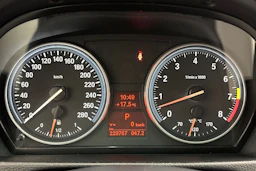 valkoinen BMW 335 2007 kuva 17.