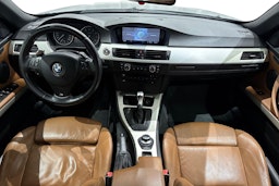 musta BMW 335 2008 kuva 9.