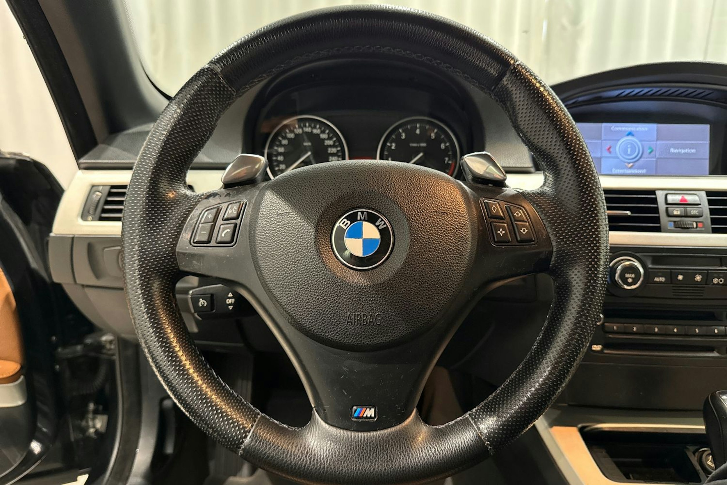 musta BMW 335 2008 kuva 16.