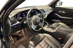 musta BMW 340 2021 kuva 3.
