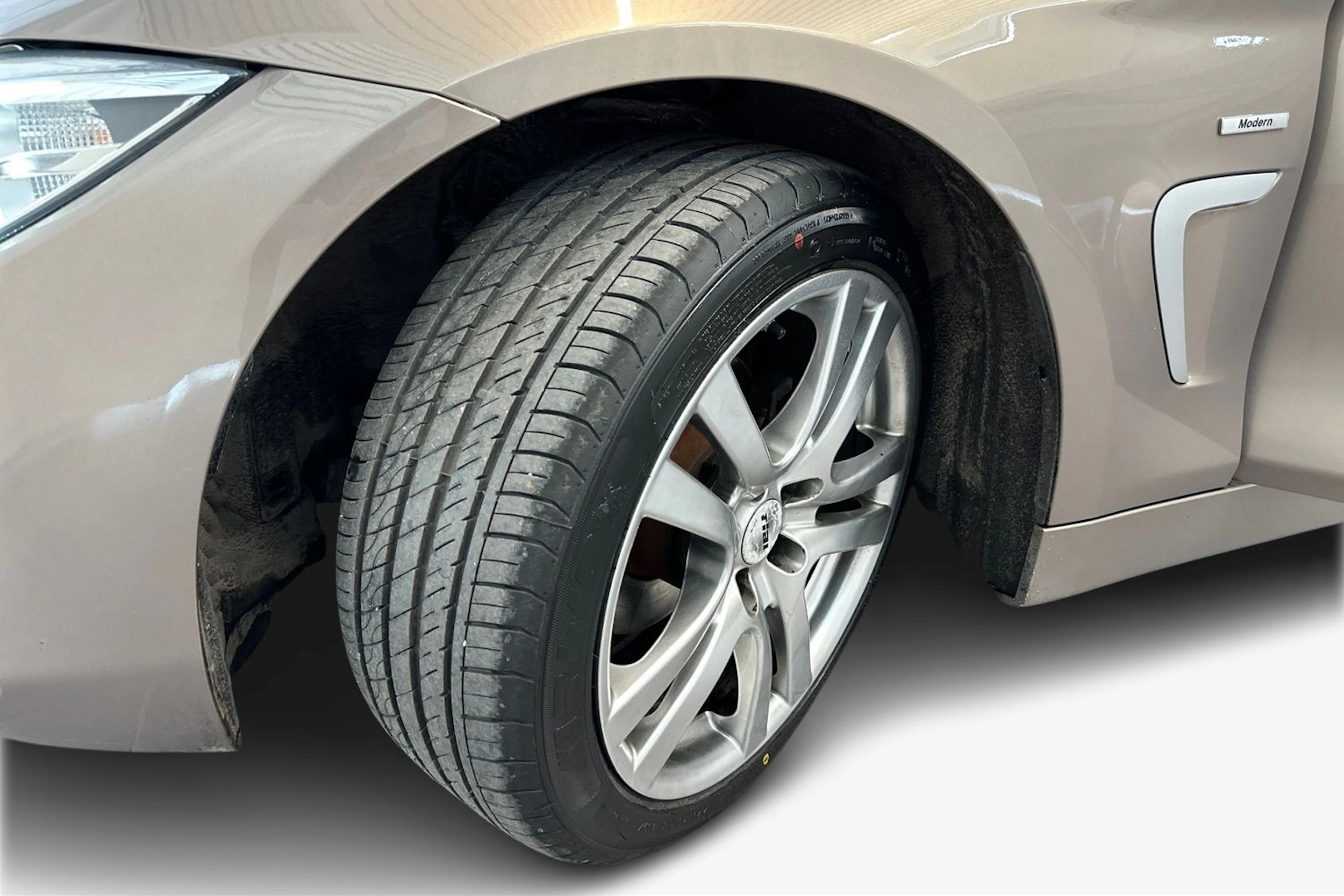 ruskea (beige) BMW 418 2015 kuva 12.
