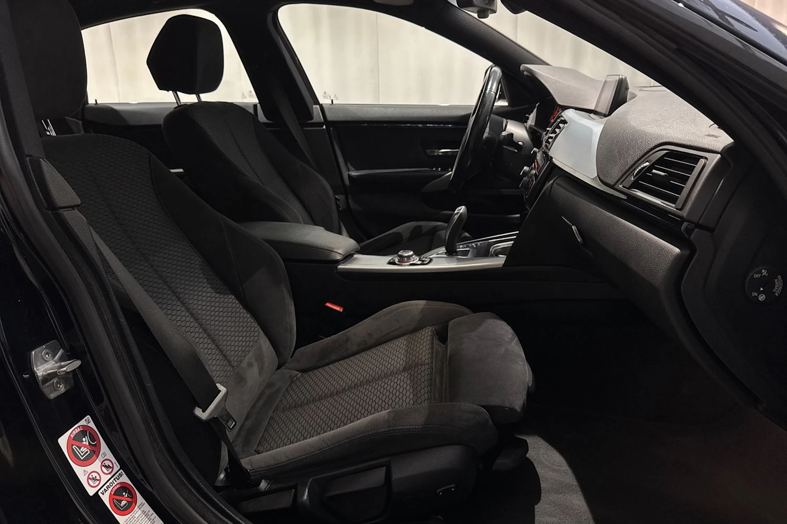 musta BMW 418 2015 kuva 14.