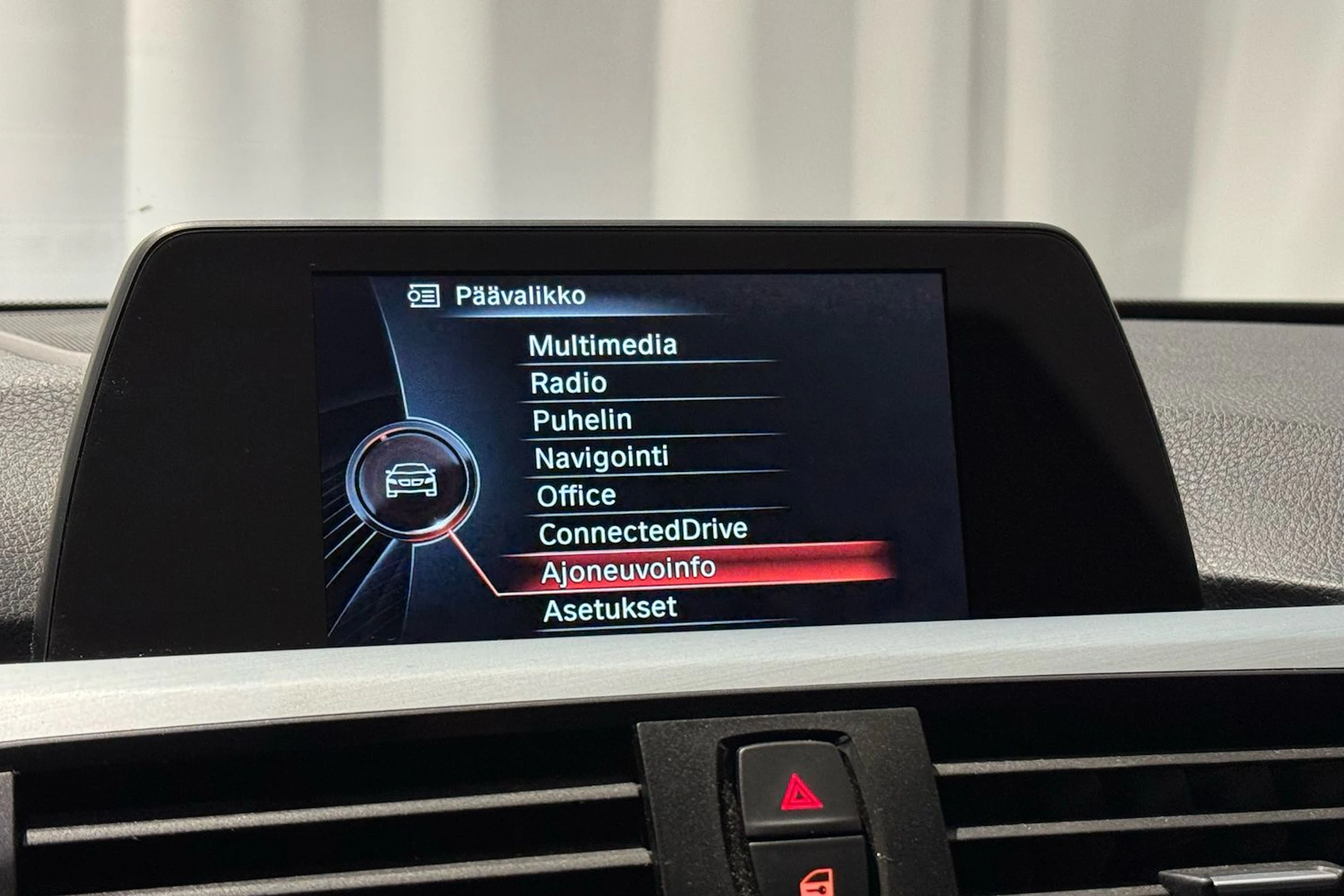 musta BMW 418 2015 kuva 18.
