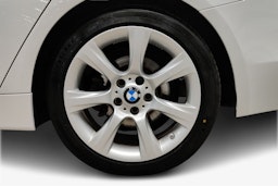 Valkoinen BMW 418 2015 kuva 9.