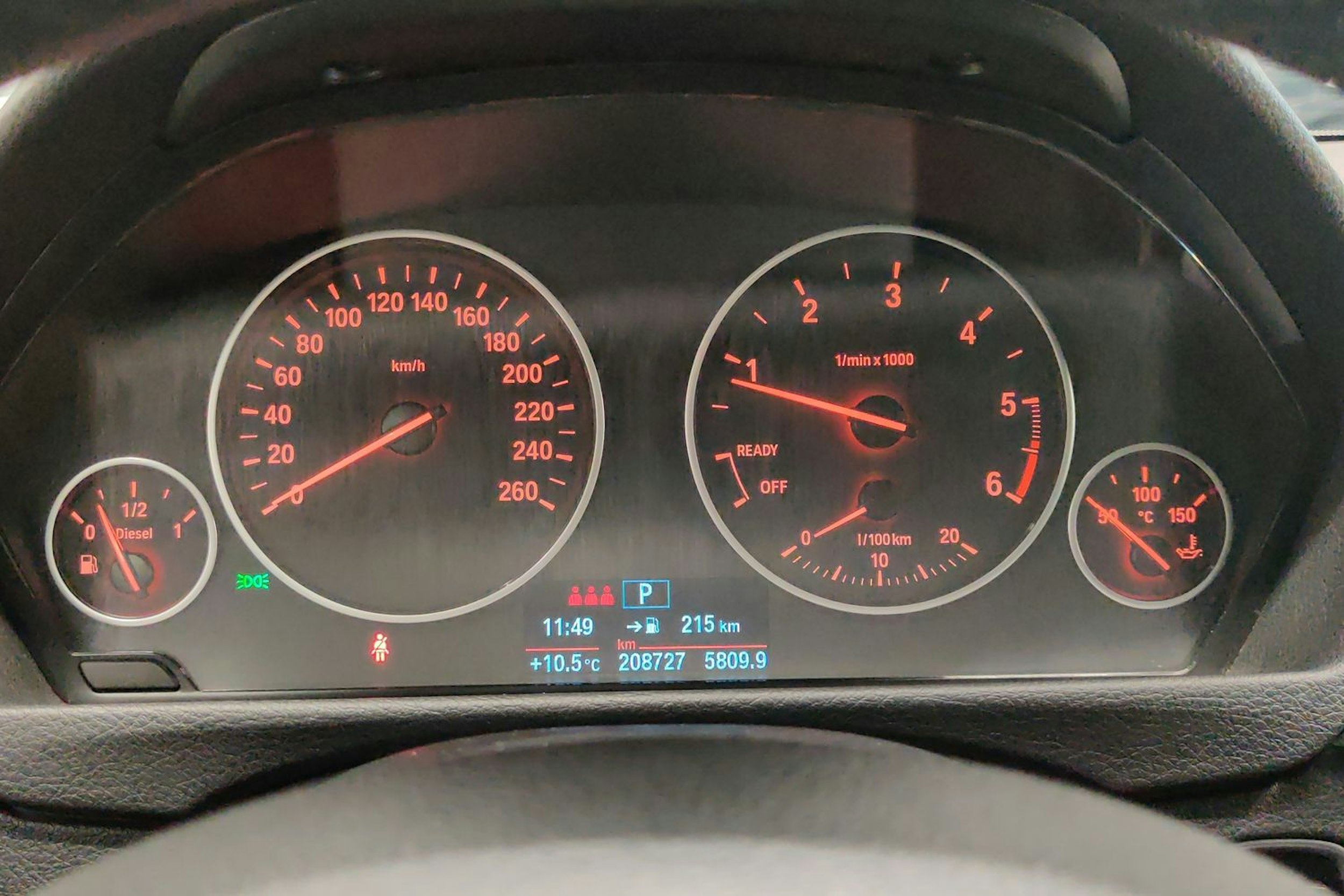 Valkoinen BMW 418 2015 kuva 13.