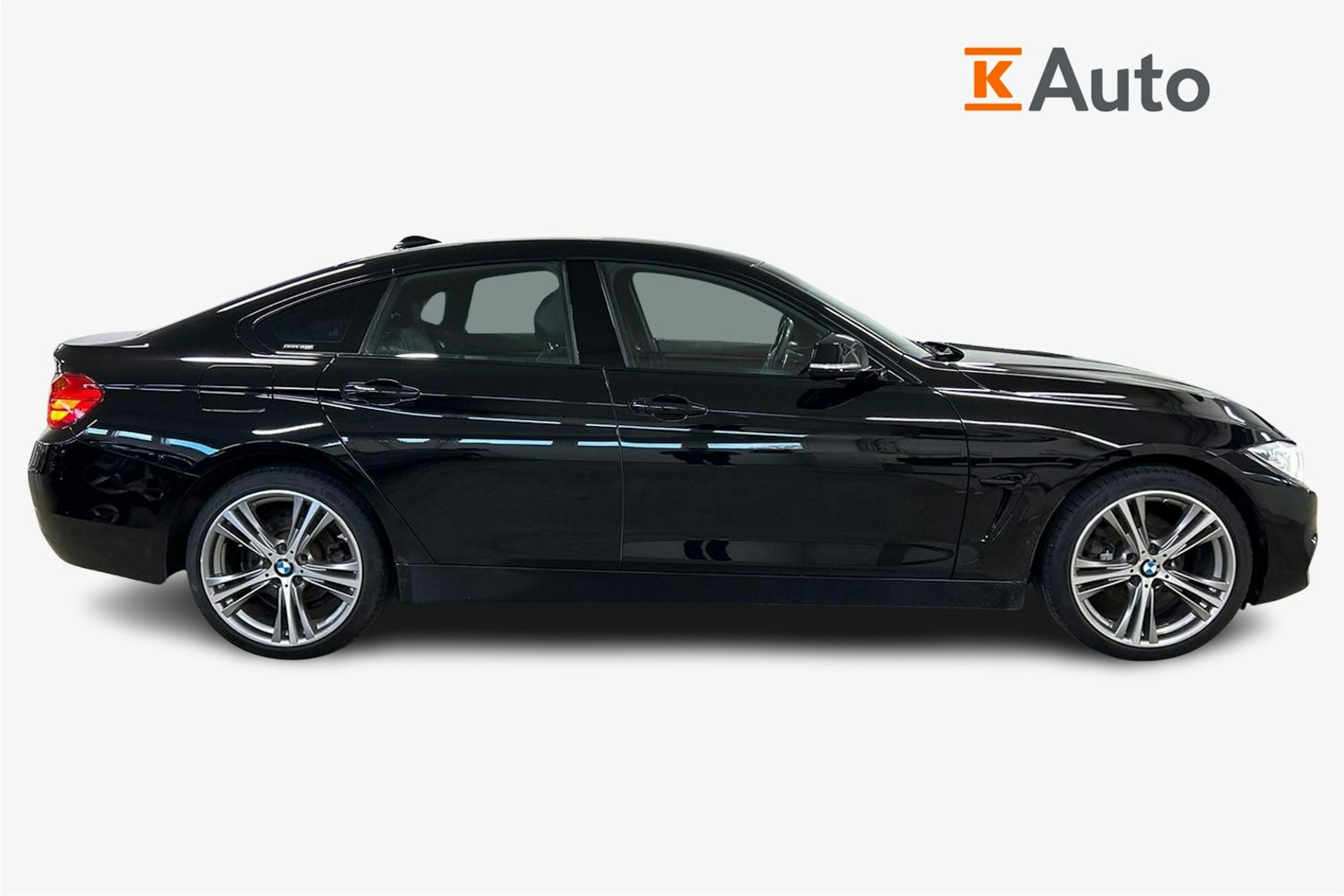 musta BMW 420 2014 kuva 6.