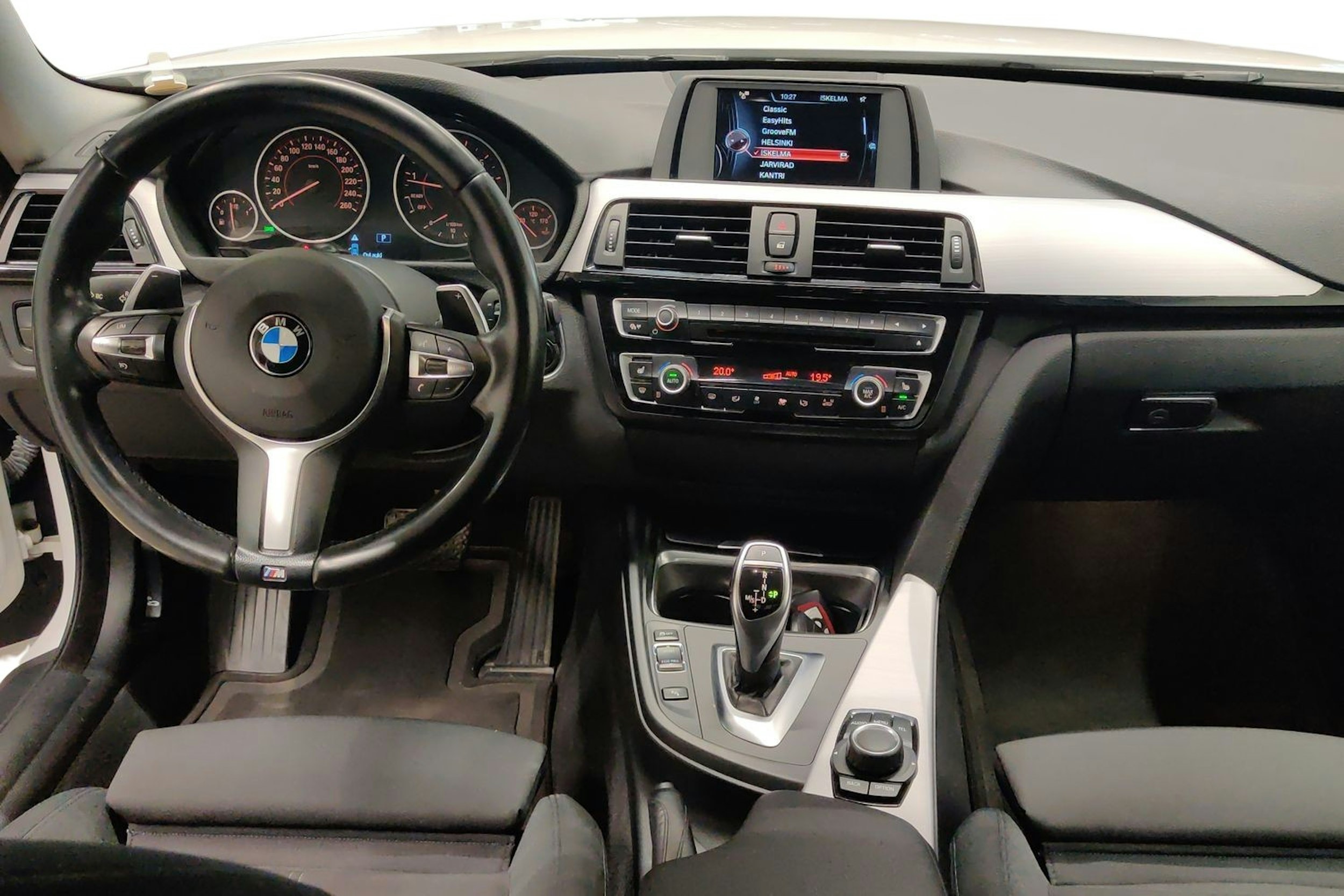 Valkoinen BMW 420 2015 kuva 7.