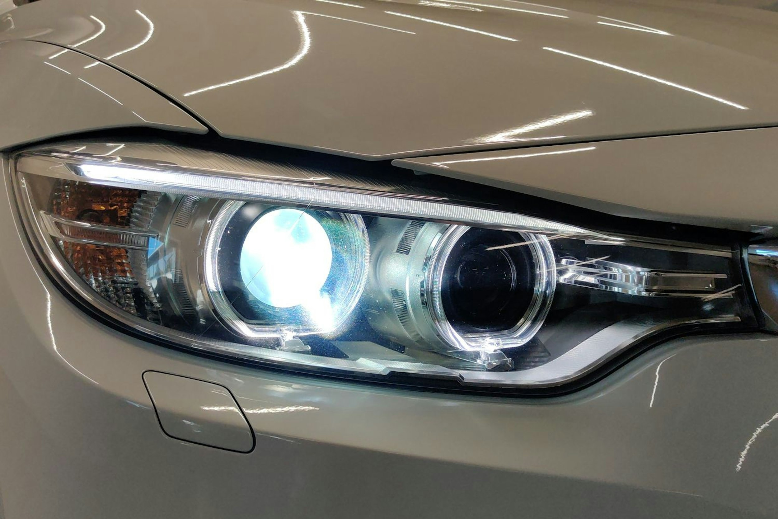 Valkoinen BMW 420 2015 kuva 12.