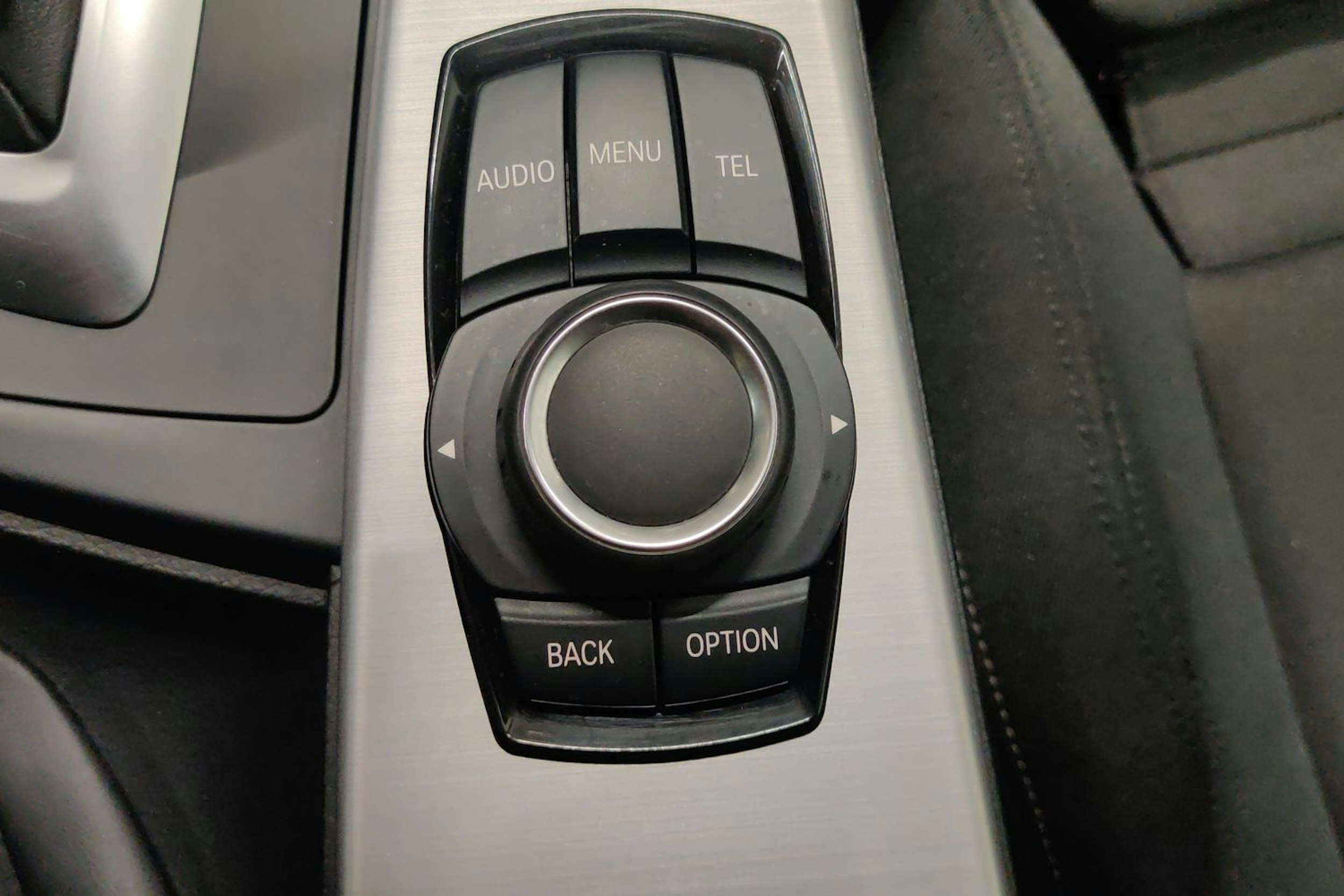 Valkoinen BMW 420 2015 kuva 18.