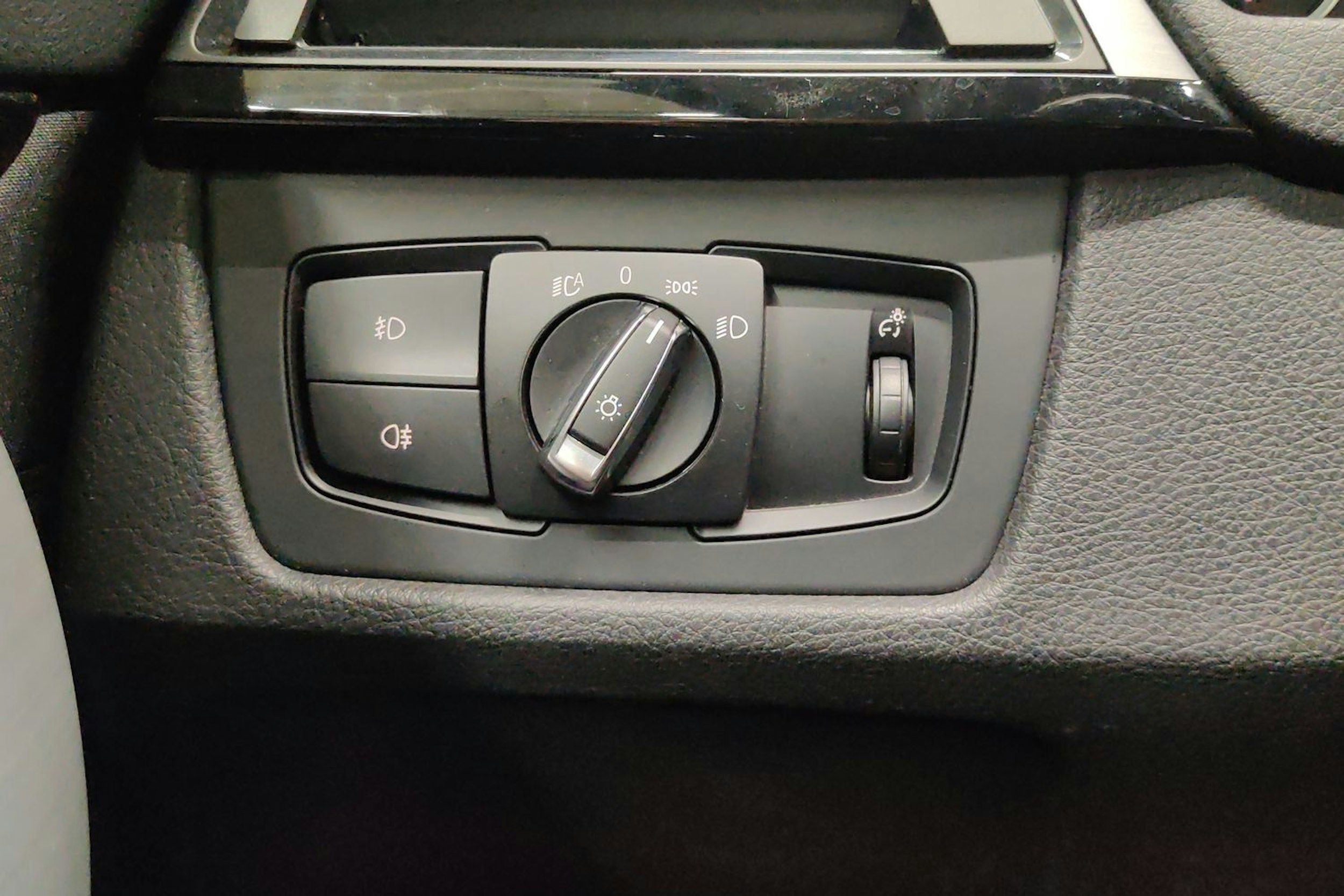 Valkoinen BMW 420 2015 kuva 19.