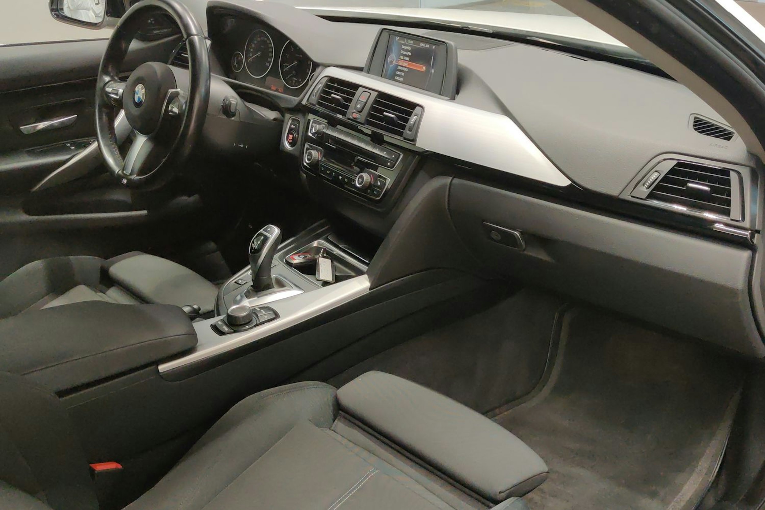 Valkoinen BMW 420 2015 kuva 26.