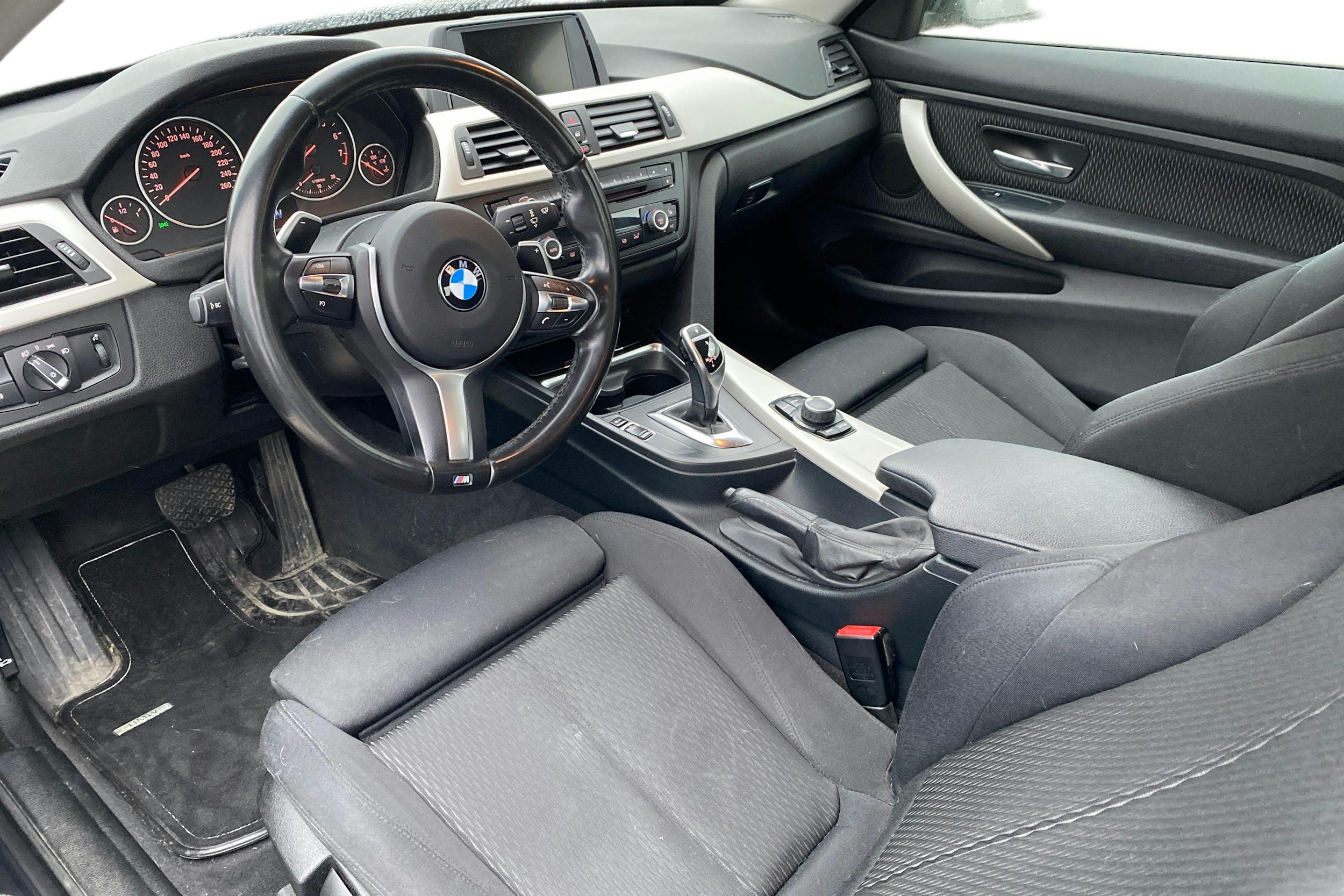 harmaa BMW 420 2015 kuva 3.
