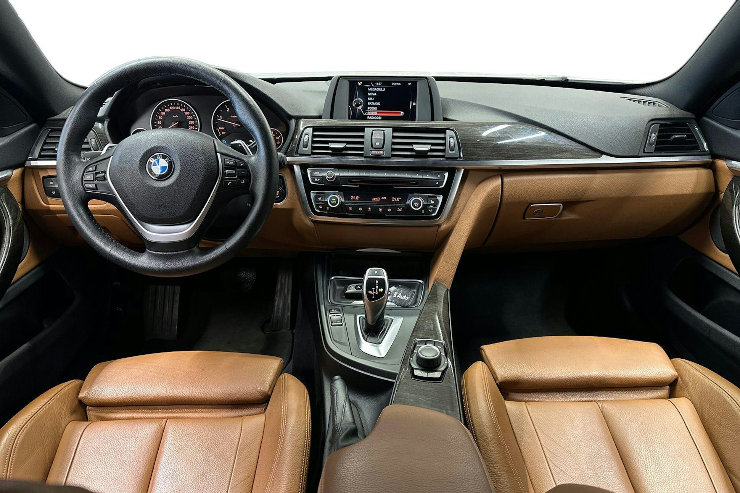 valkoinen BMW 420 2015 kuva 9.