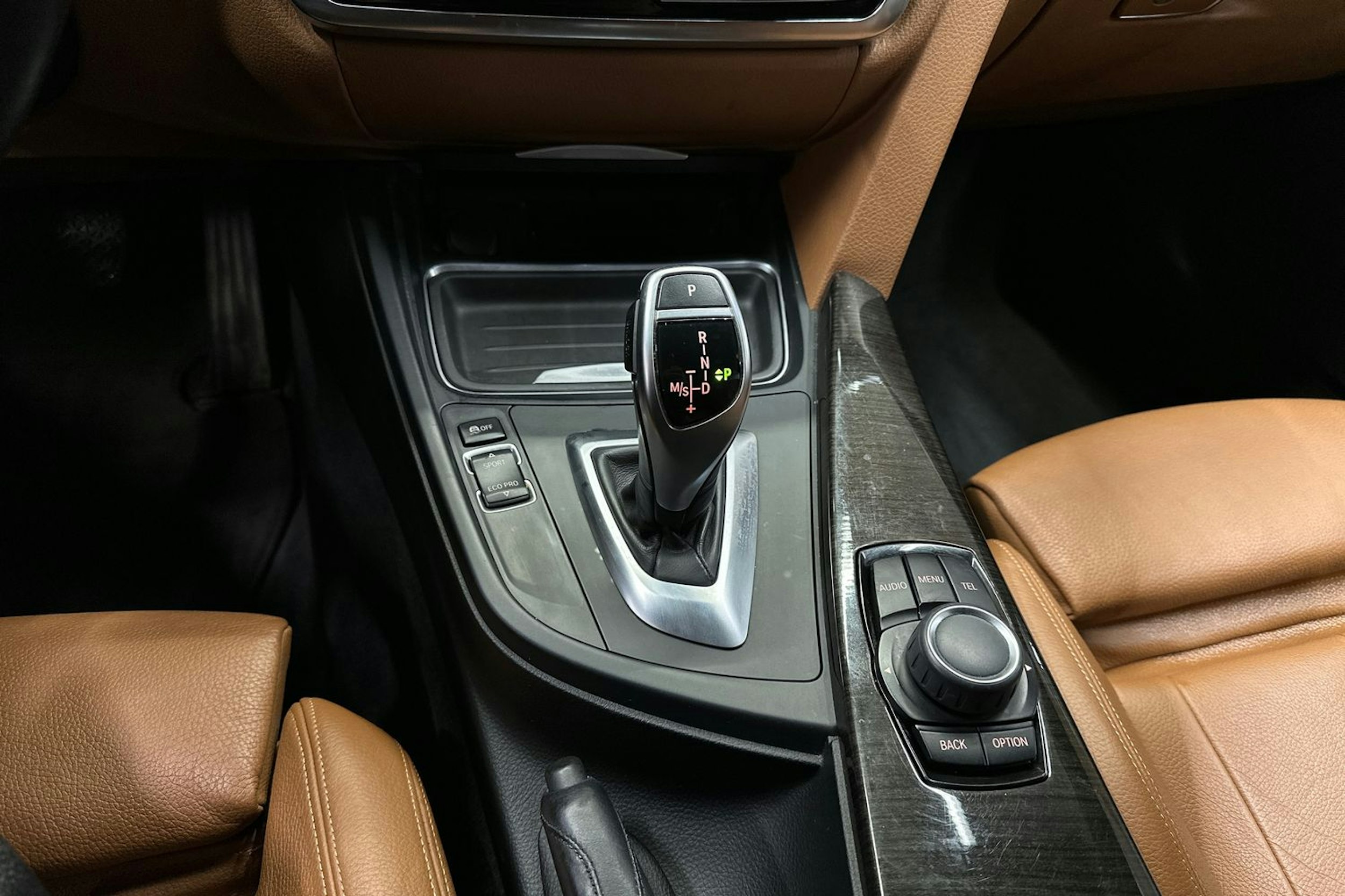 valkoinen BMW 420 2015 kuva 20.