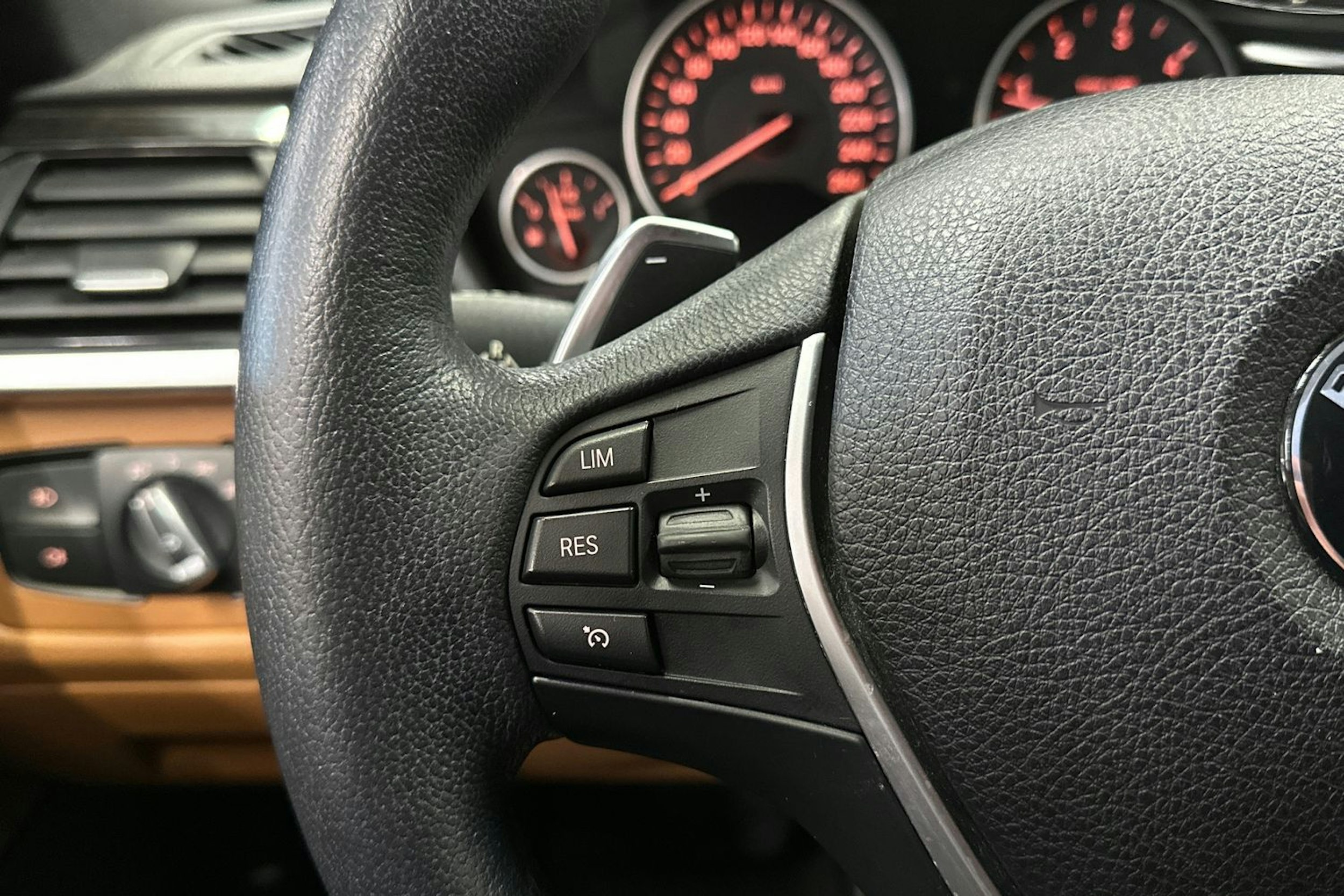 valkoinen BMW 420 2015 kuva 23.