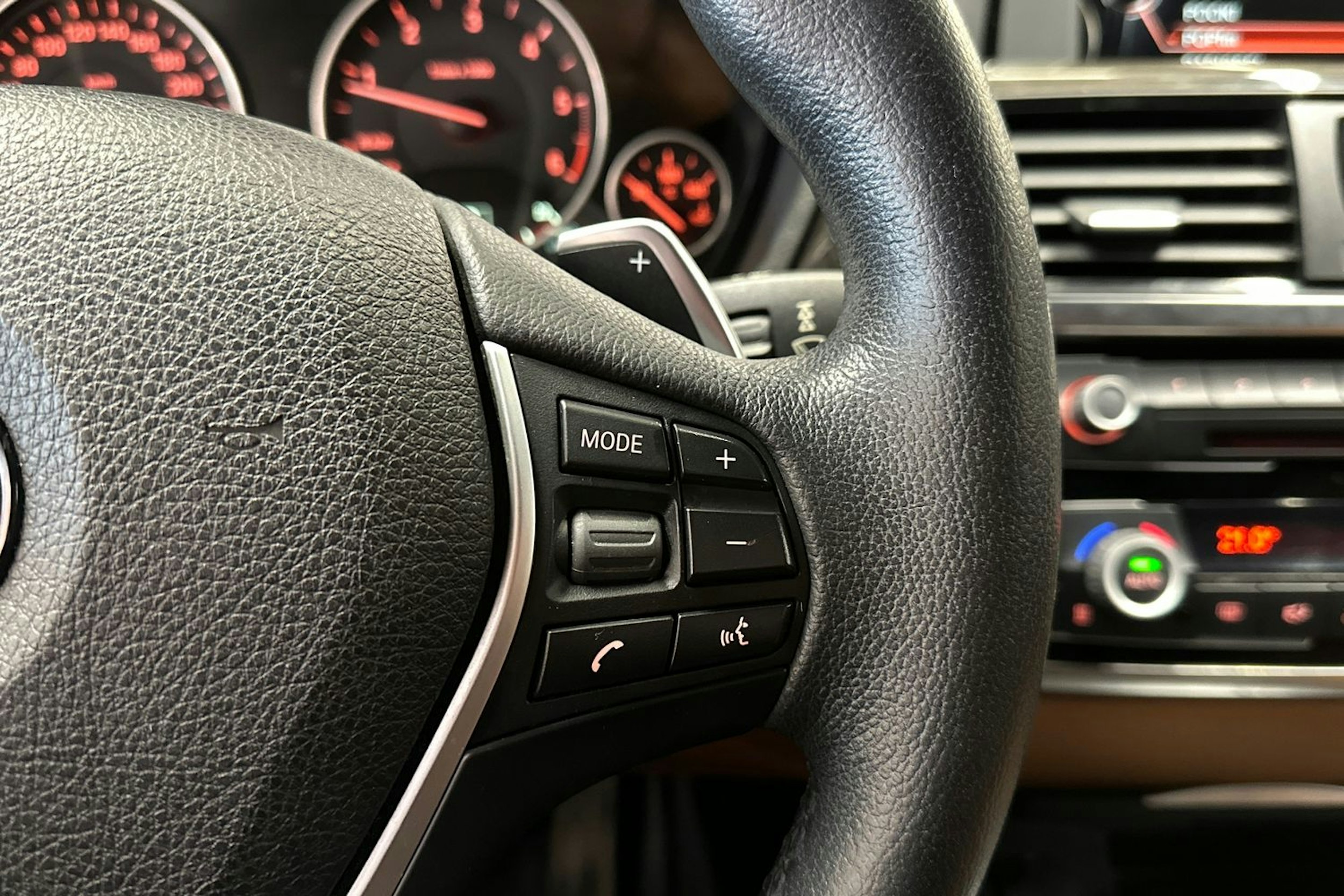 valkoinen BMW 420 2015 kuva 24.