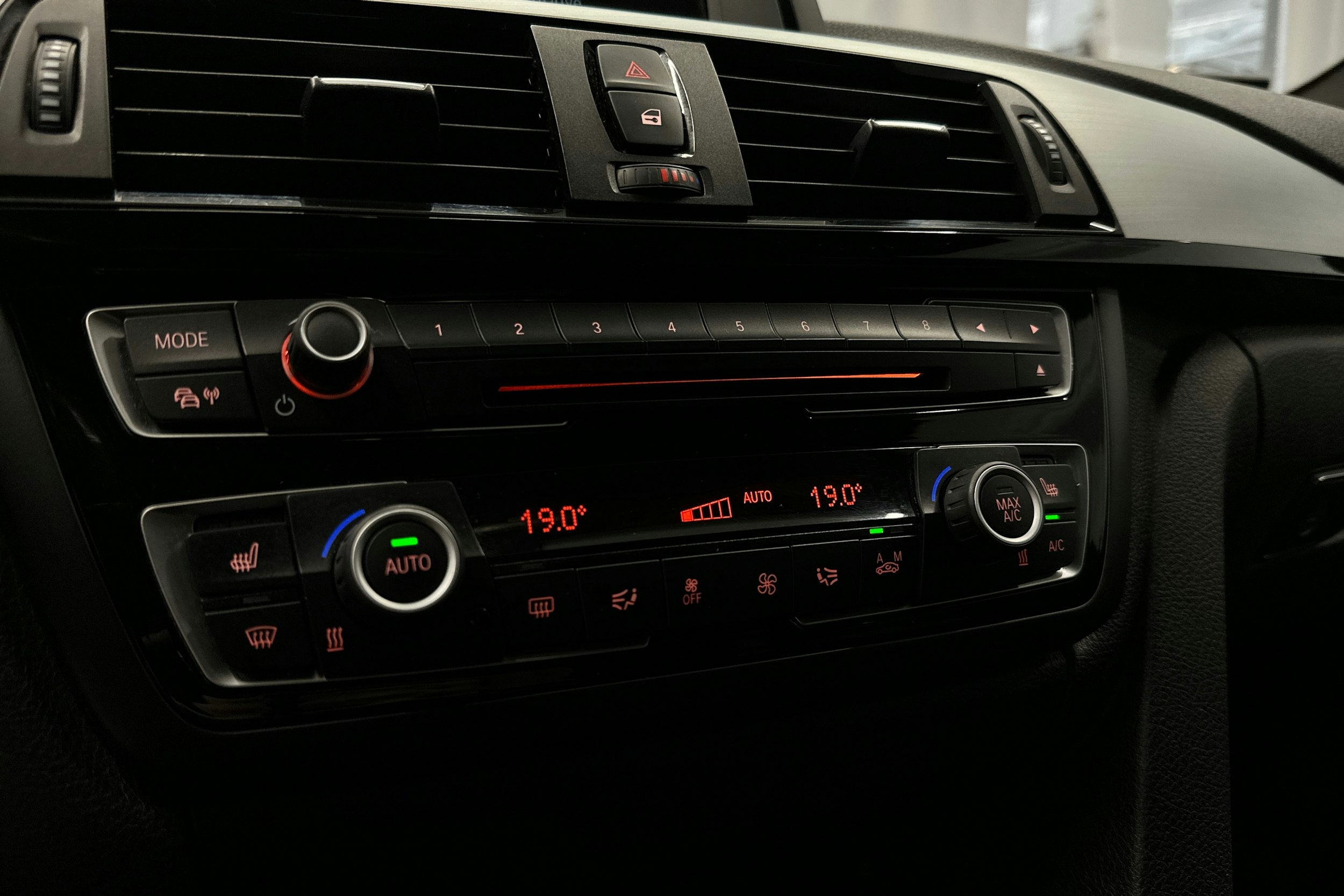 valkoinen BMW 420 2015 kuva 14.