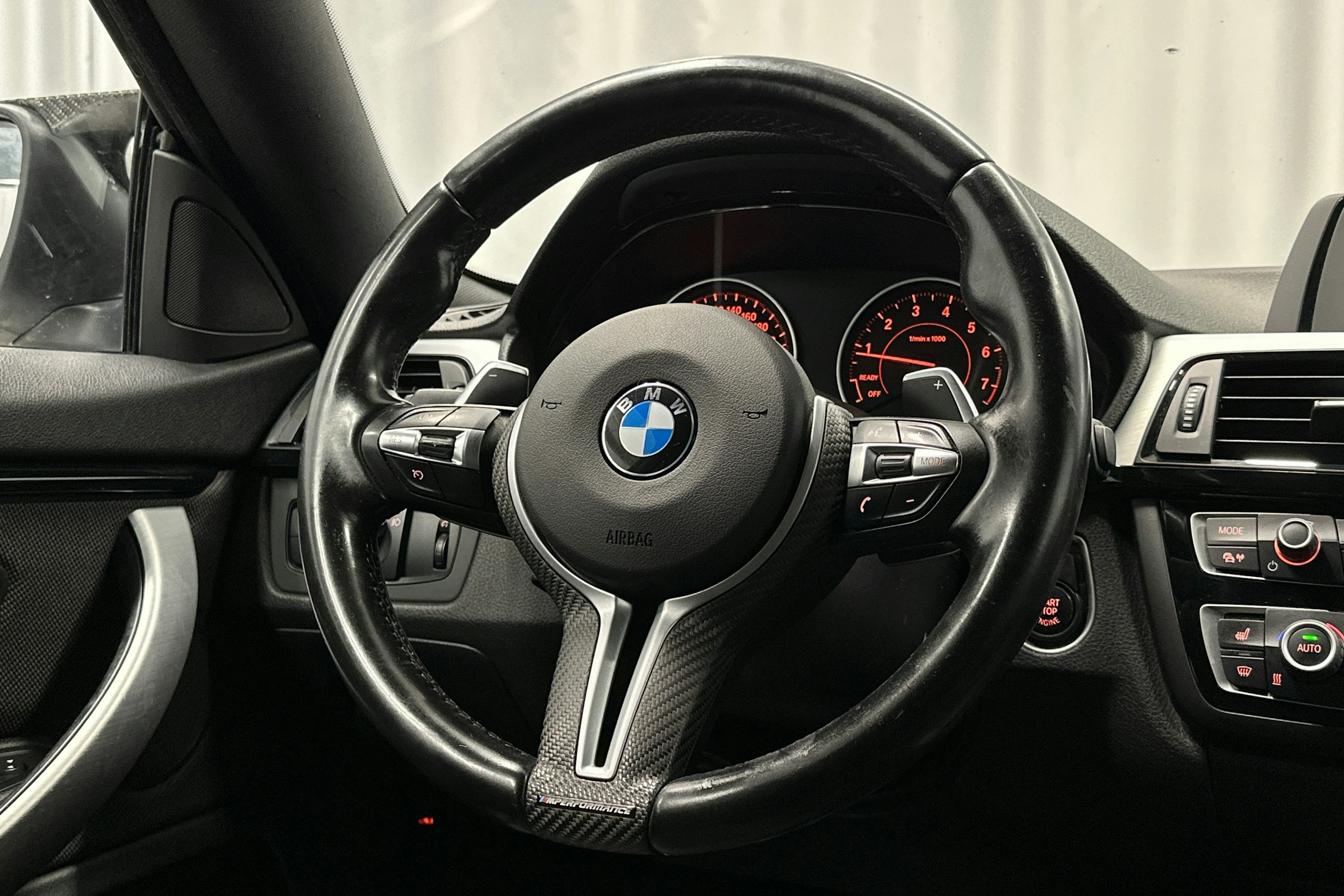 valkoinen BMW 420 2015 kuva 16.