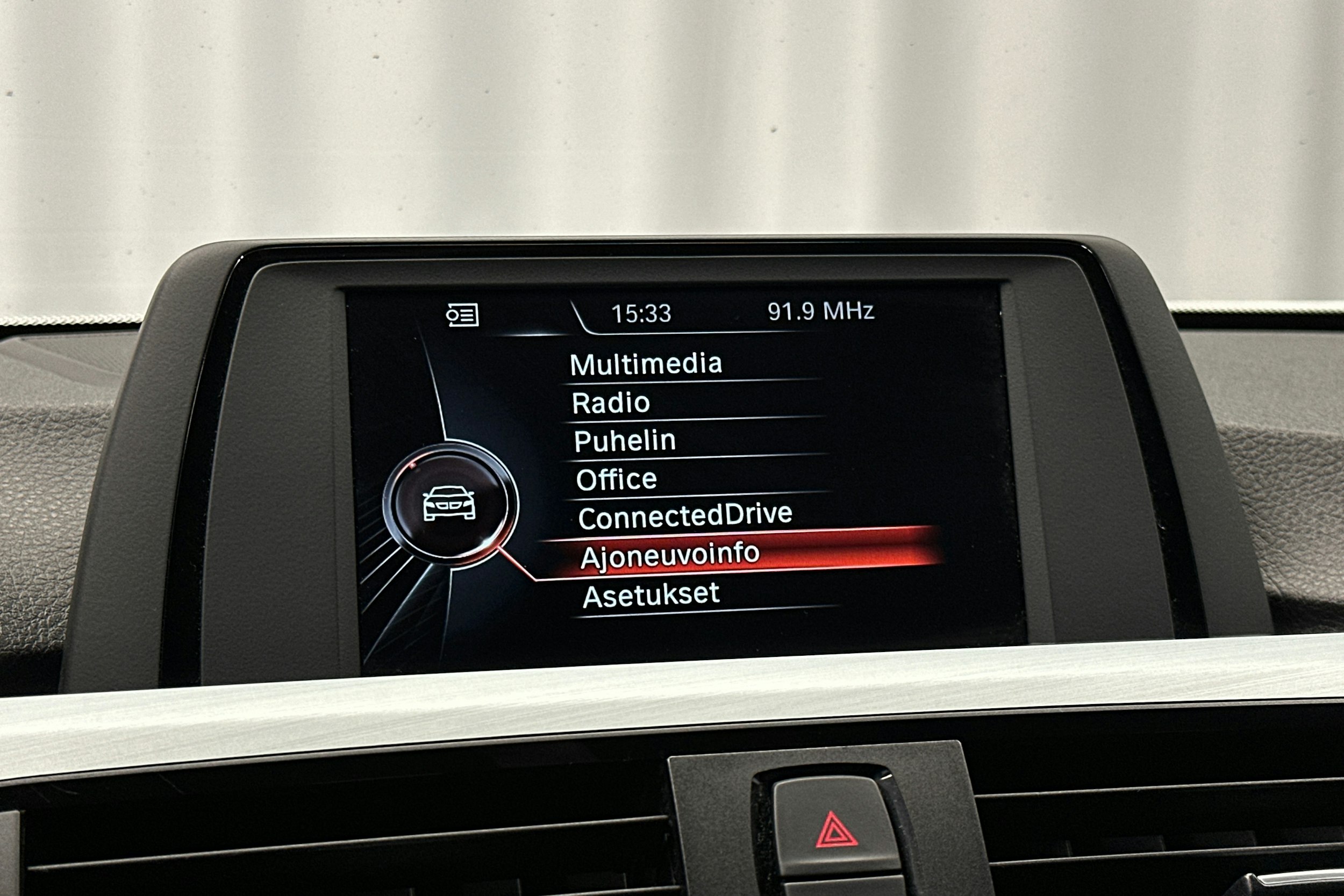 valkoinen BMW 420 2015 kuva 19.
