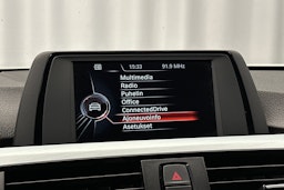 valkoinen BMW 420 2015 kuva 19.