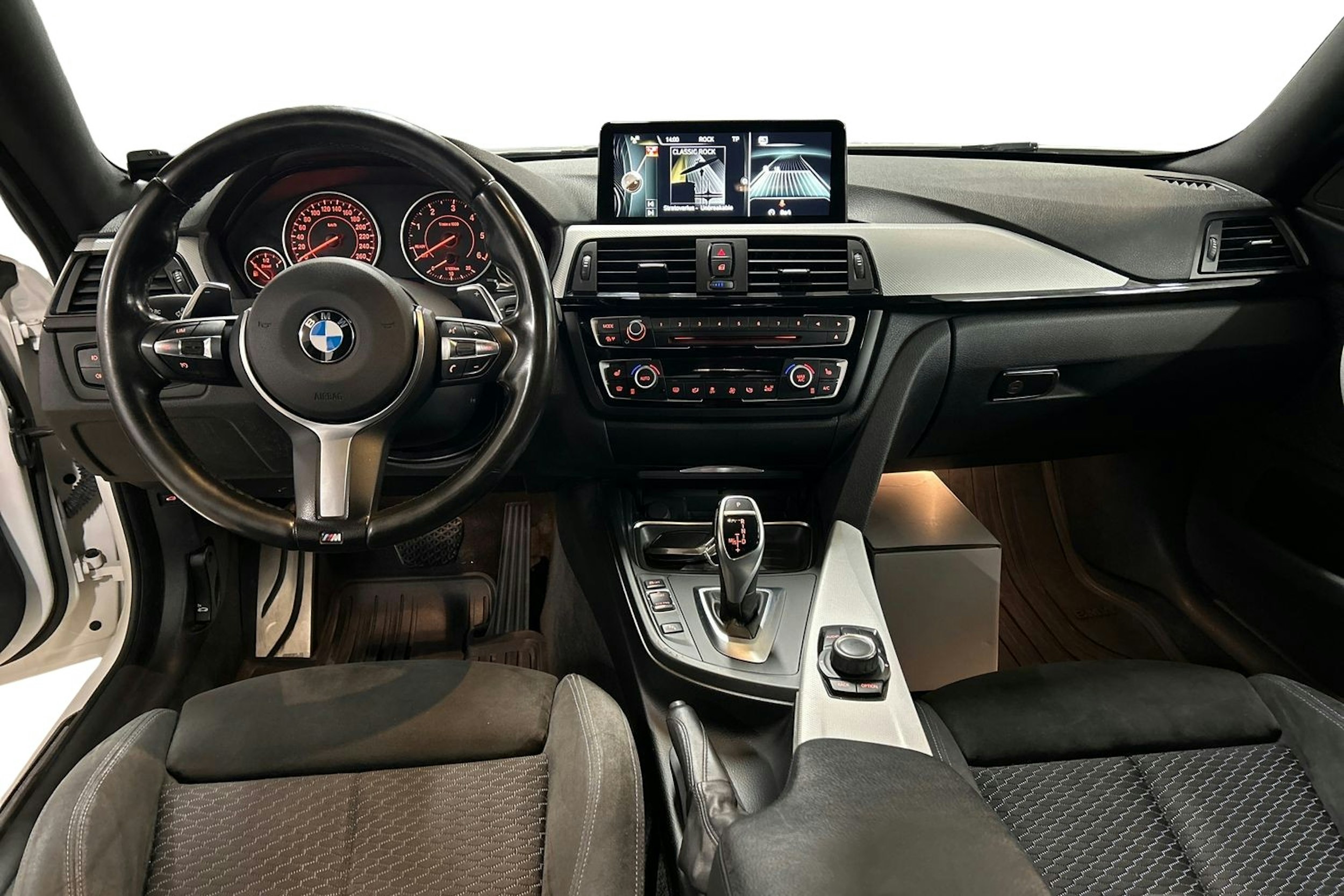 valkoinen BMW 420 2015 kuva 9.