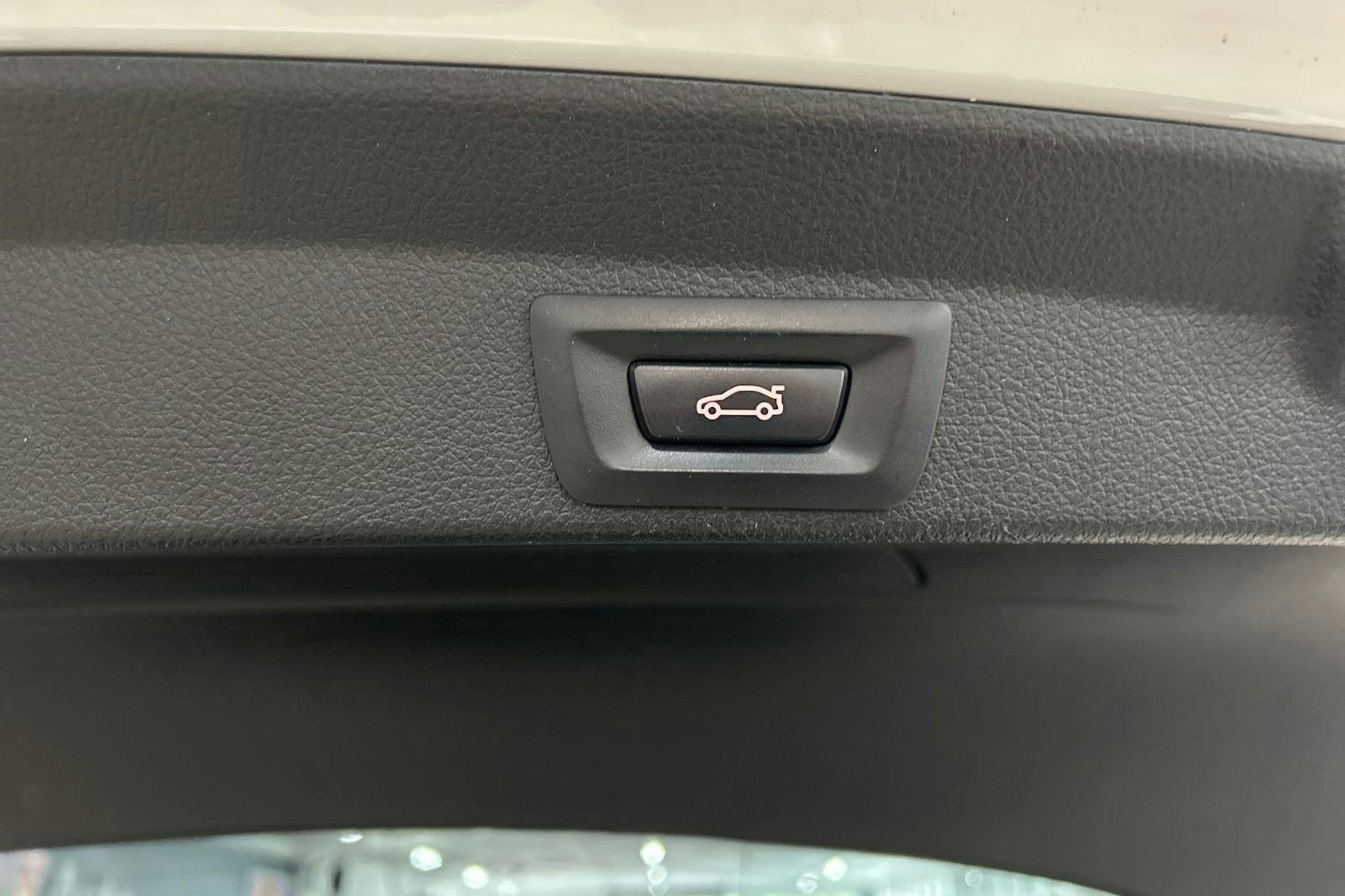 valkoinen BMW 420 2015 kuva 15.
