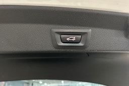valkoinen BMW 420 2015 kuva 15.