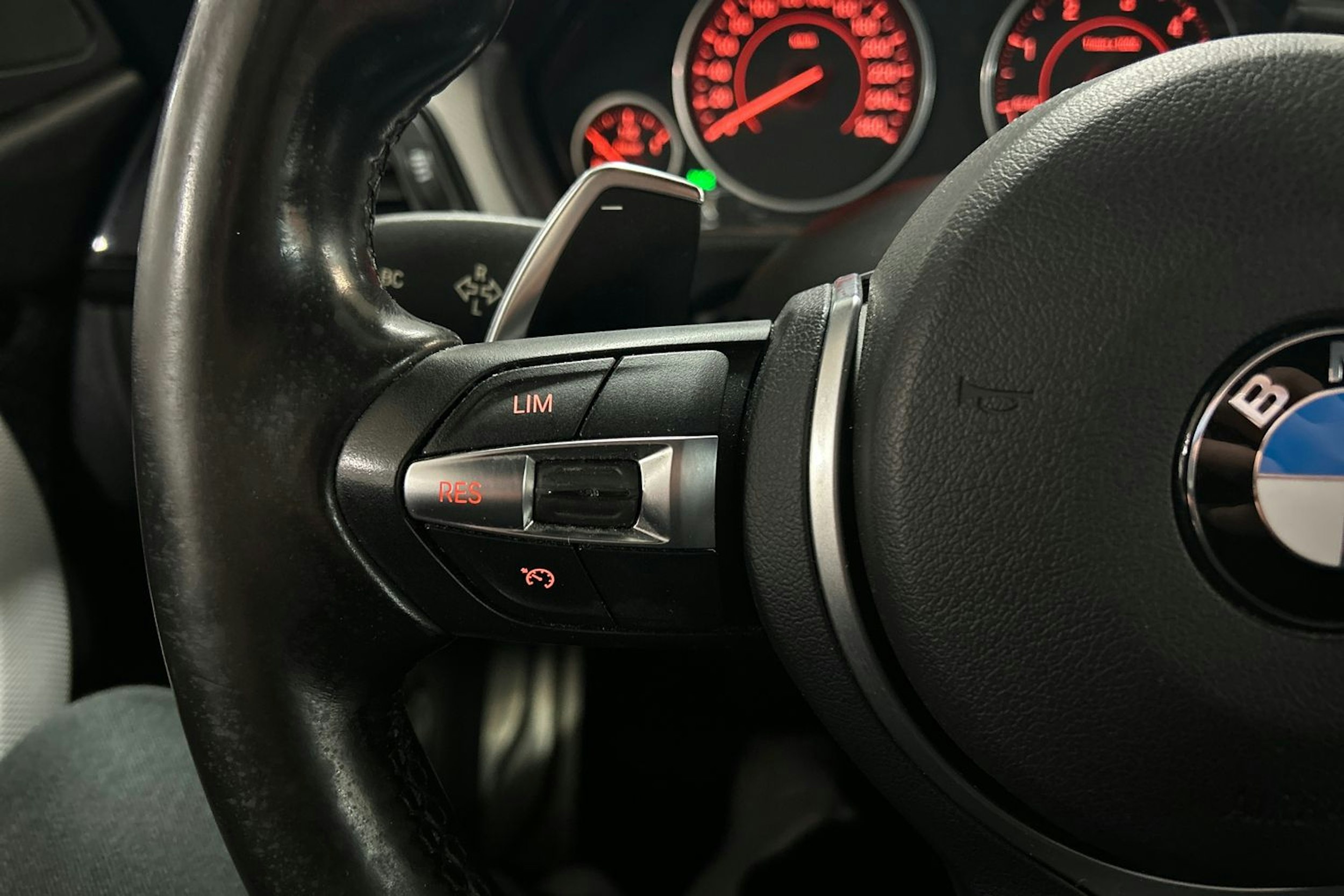 valkoinen BMW 420 2015 kuva 16.