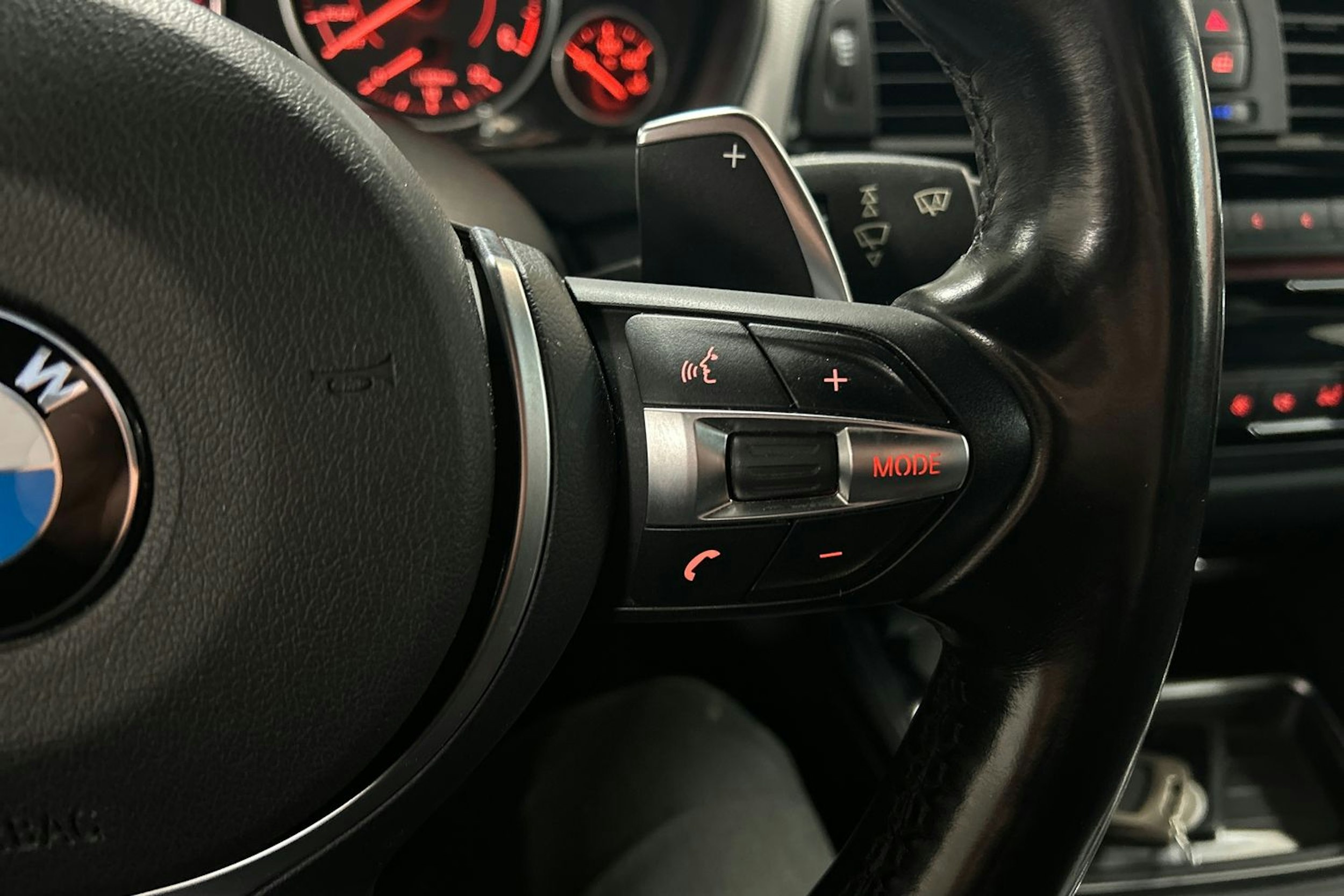 valkoinen BMW 420 2015 kuva 17.
