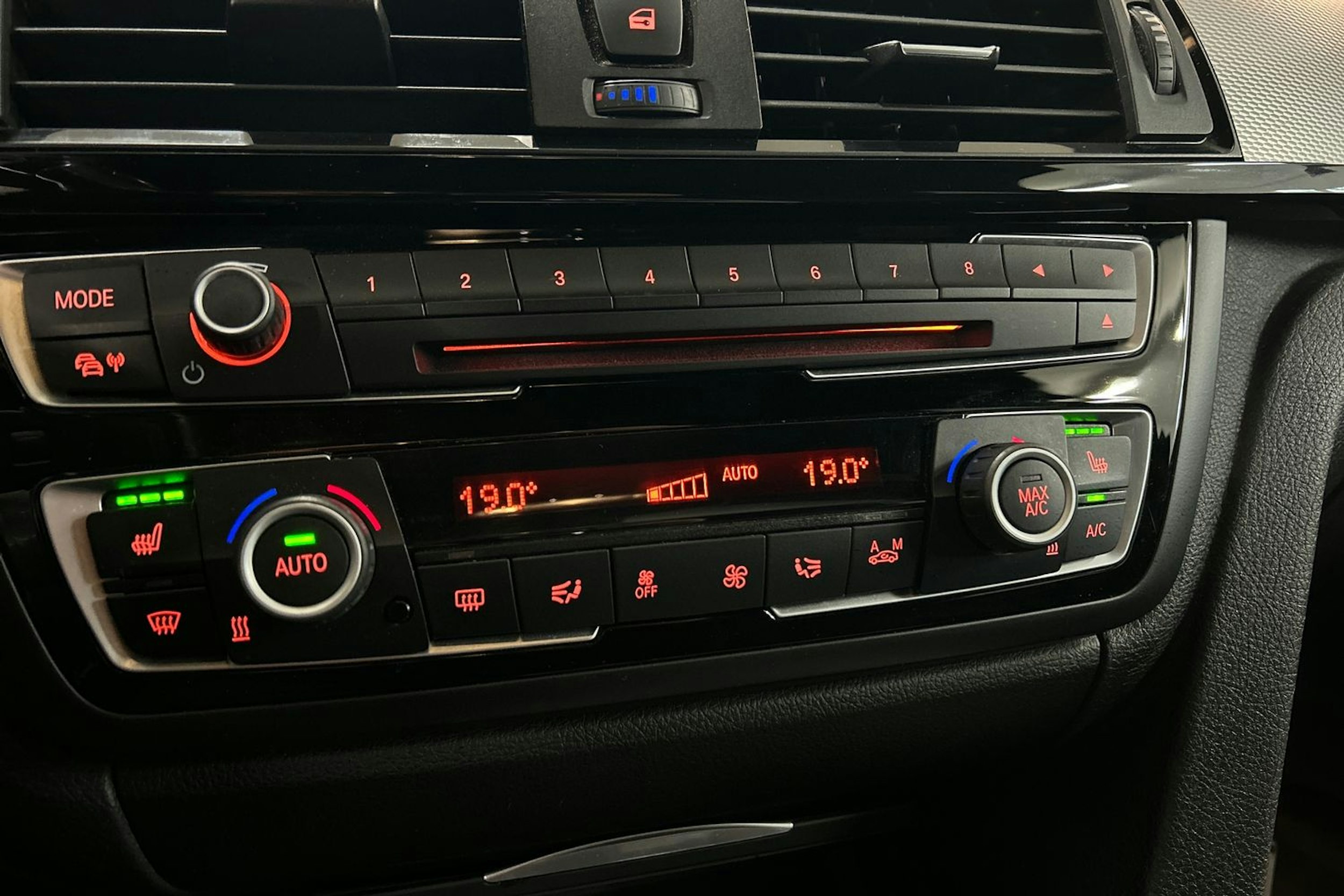 valkoinen BMW 420 2015 kuva 22.