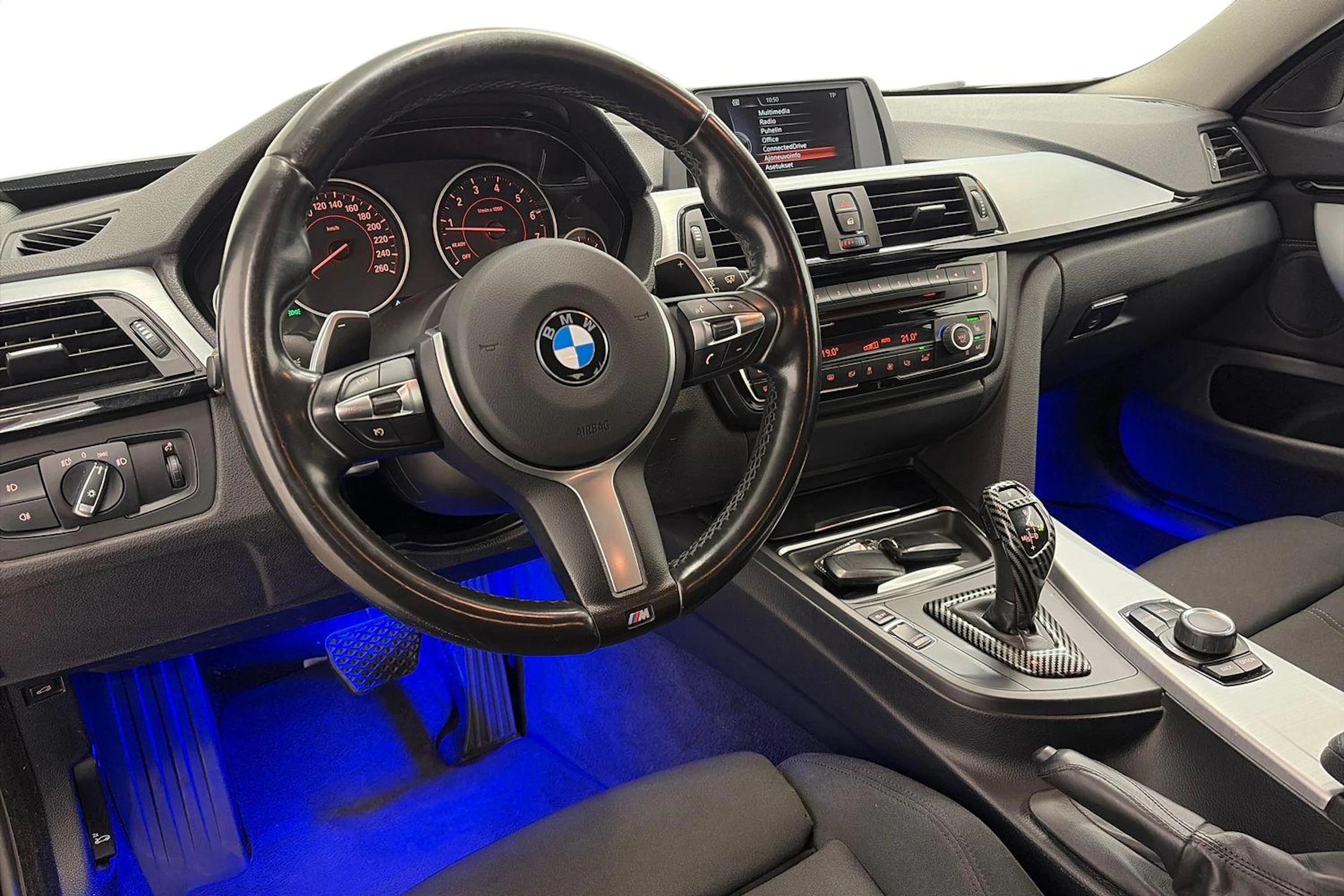 Musta BMW 420 2015 kuva 6.