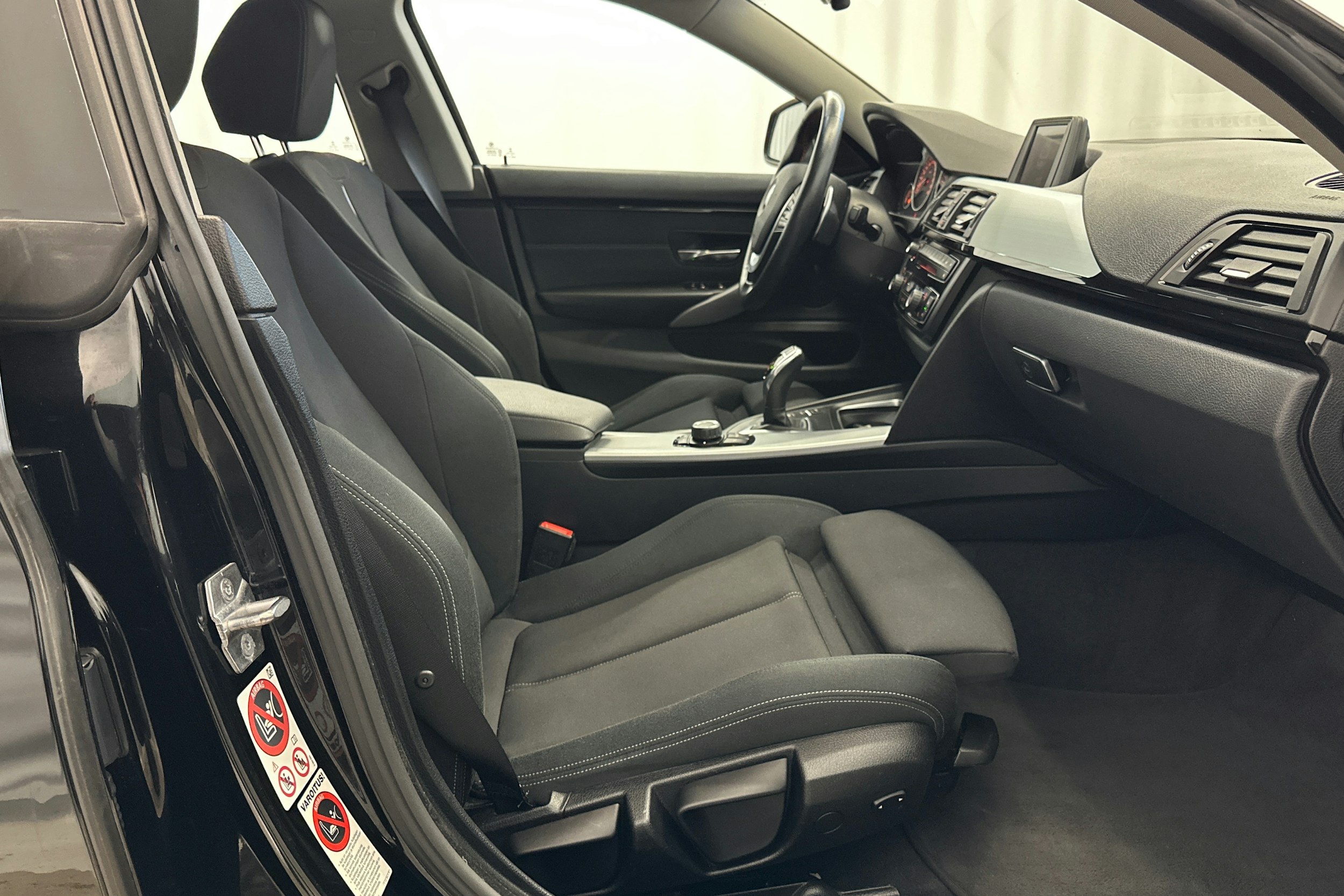 musta BMW 420 2016 kuva 15.