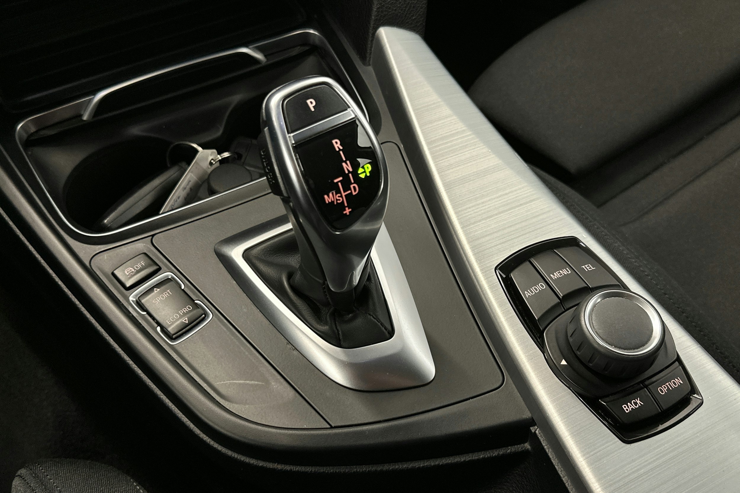 musta BMW 420 2016 kuva 28.