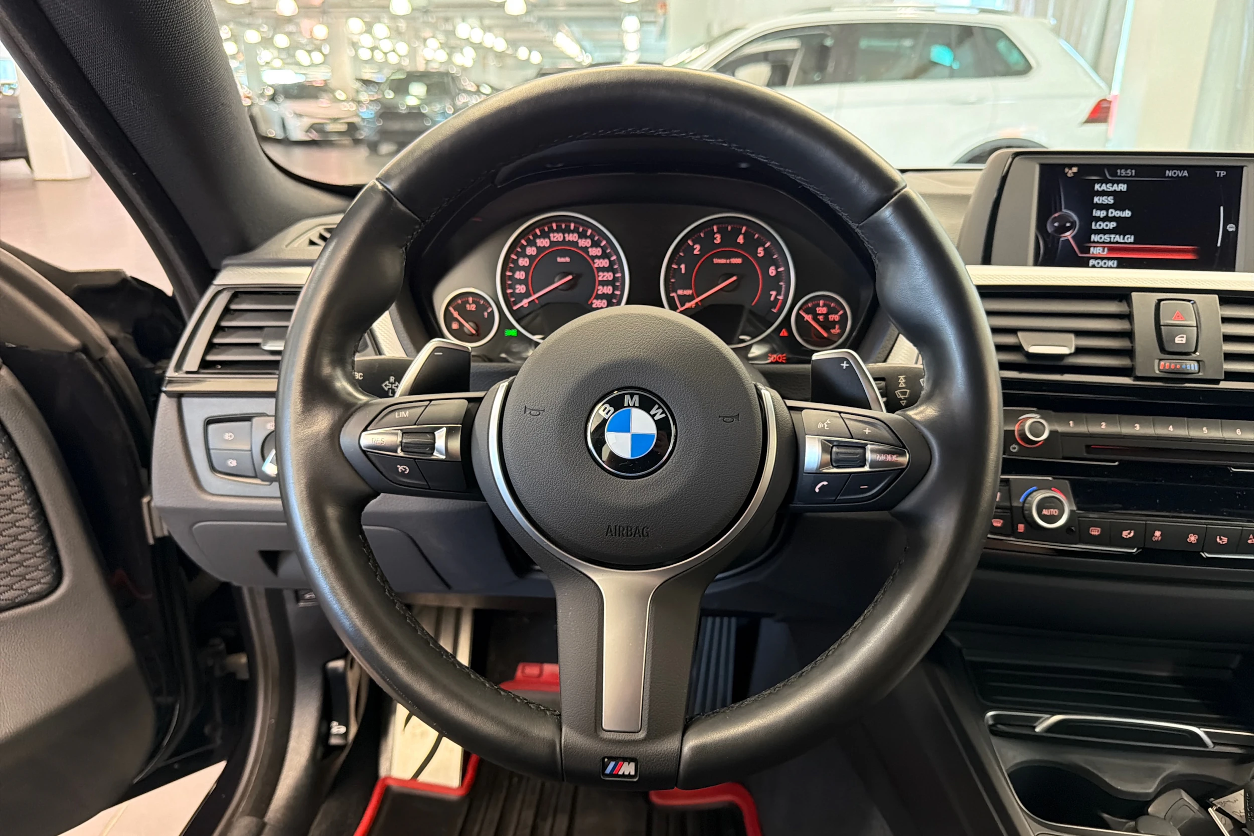 musta BMW 420 2016 kuva 11.