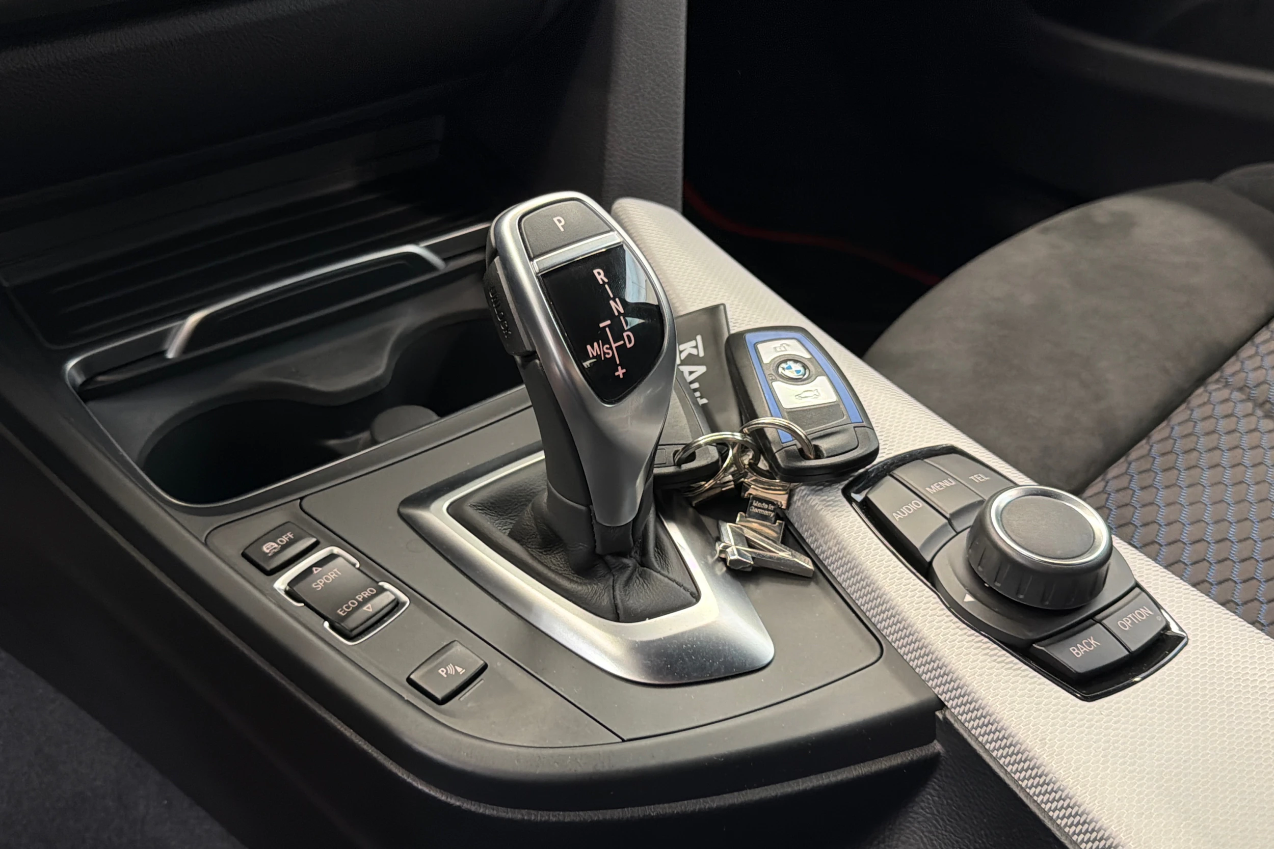musta BMW 420 2016 kuva 12.