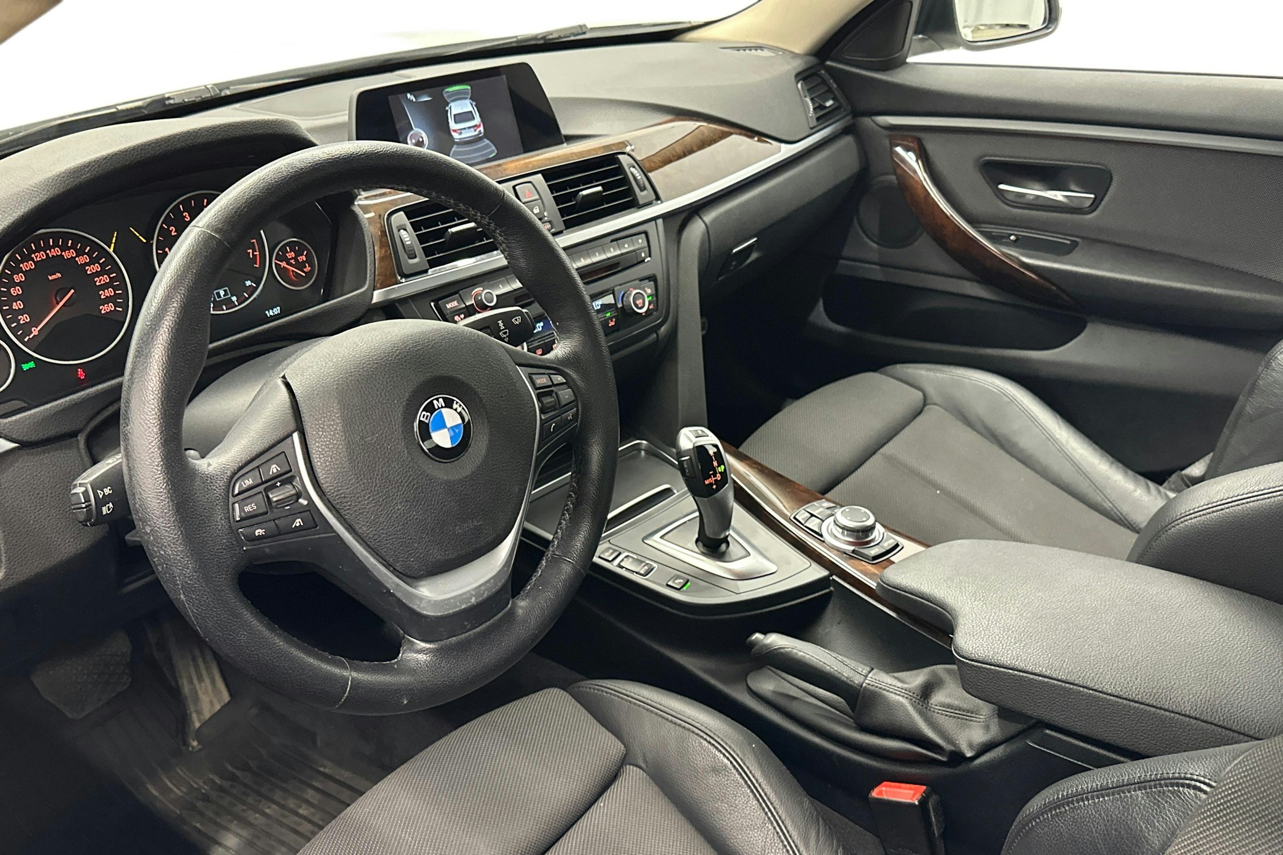 valkoinen BMW 420 2016 kuva 6.