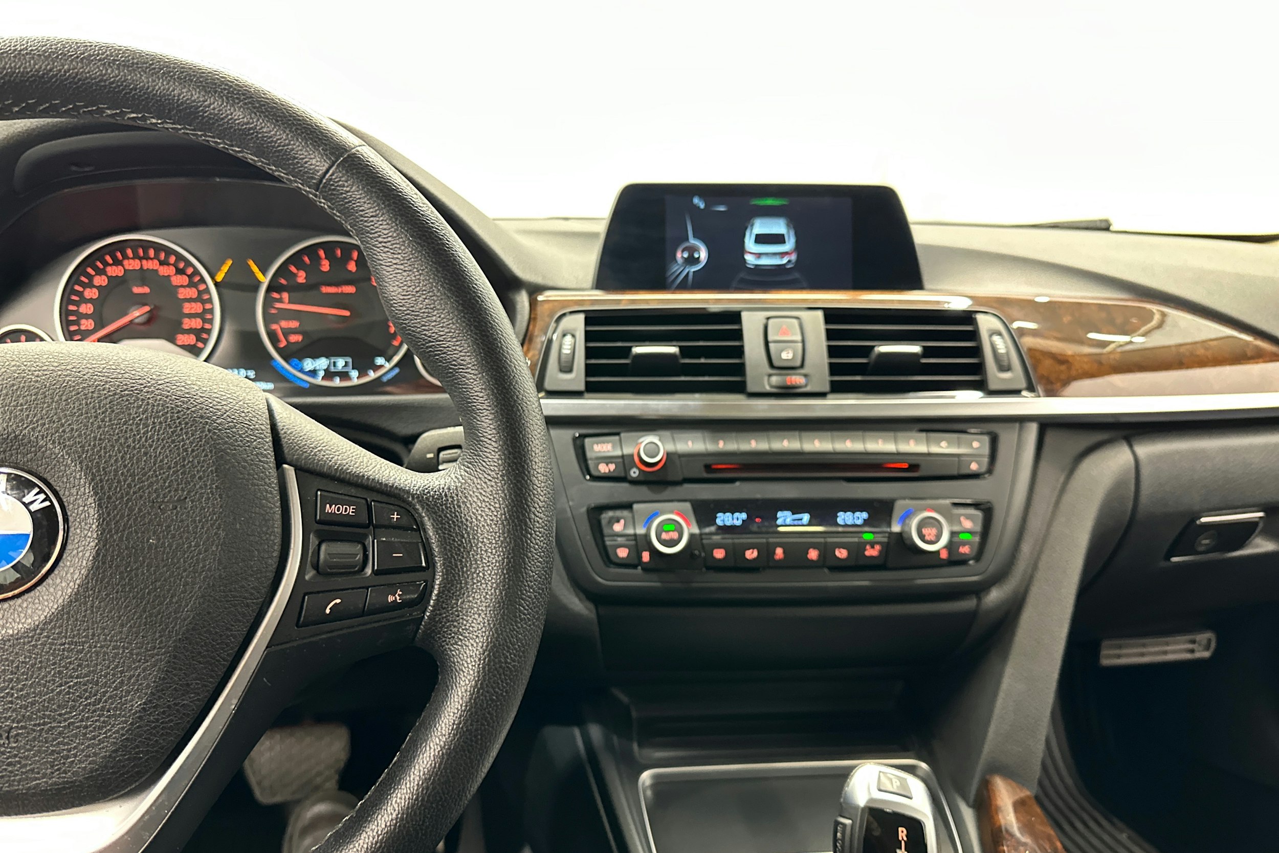 valkoinen BMW 420 2016 kuva 17.