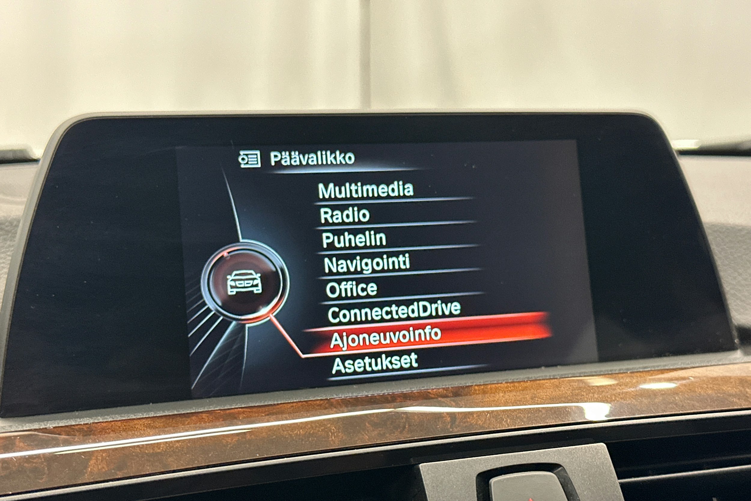 valkoinen BMW 420 2016 kuva 20.