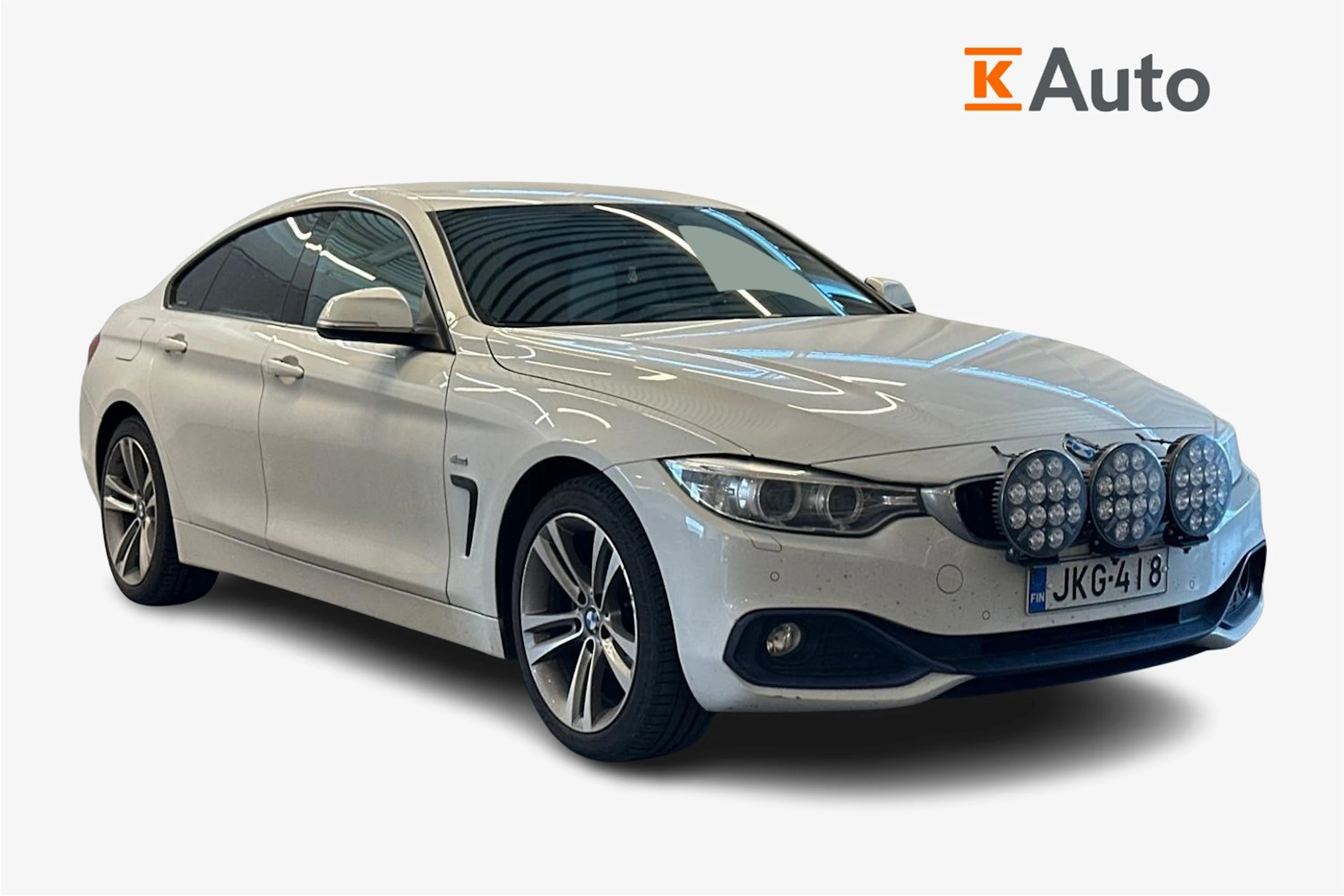 Valkoinen BMW 420 2017 kuva 1.