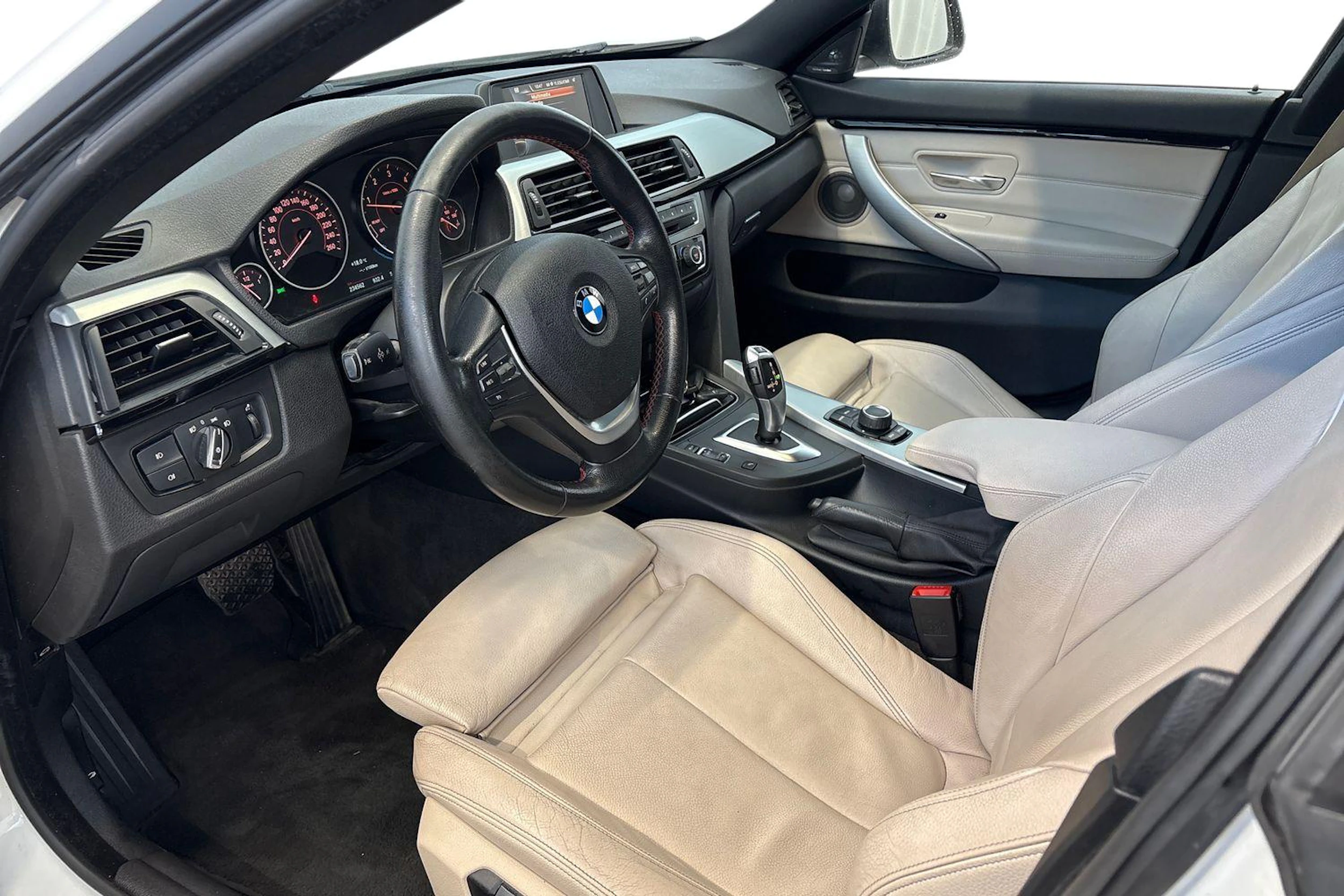 Valkoinen BMW 420 2017 kuva 6.