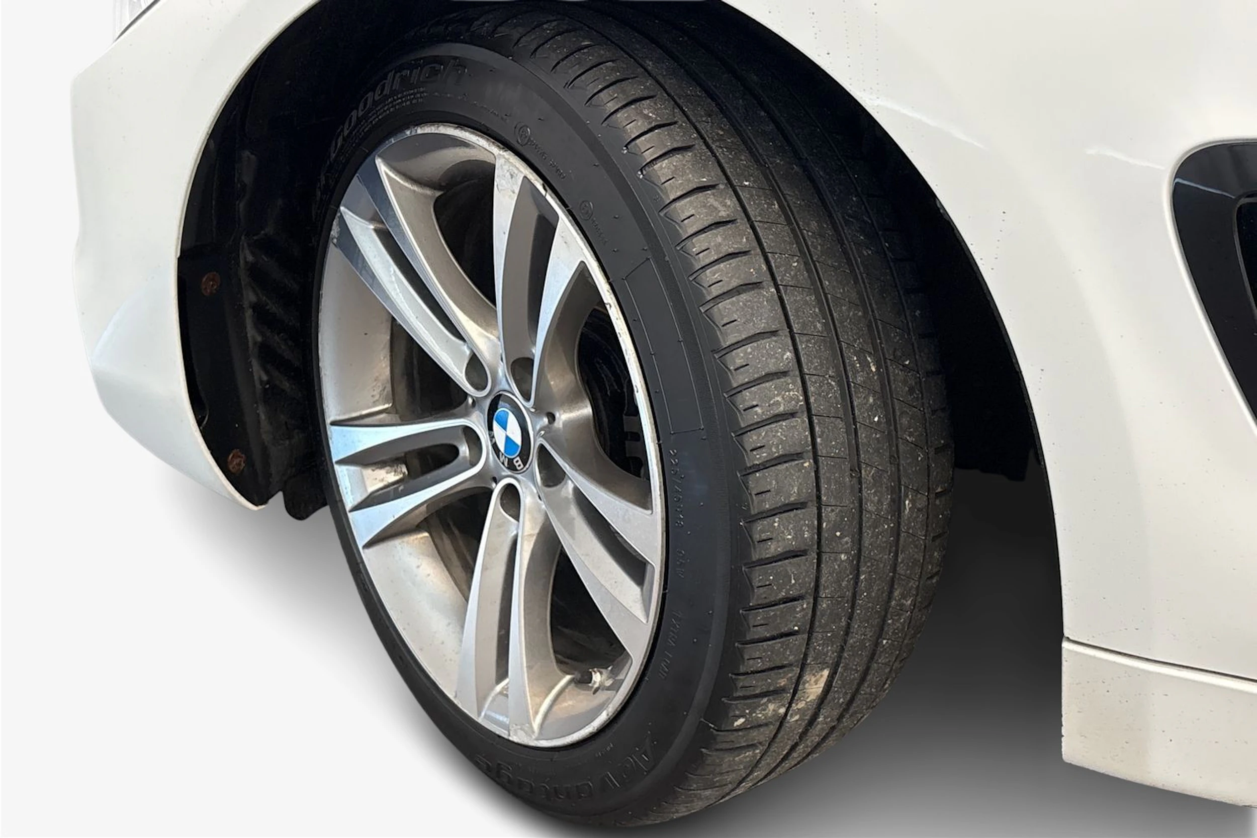 Valkoinen BMW 420 2017 kuva 9.